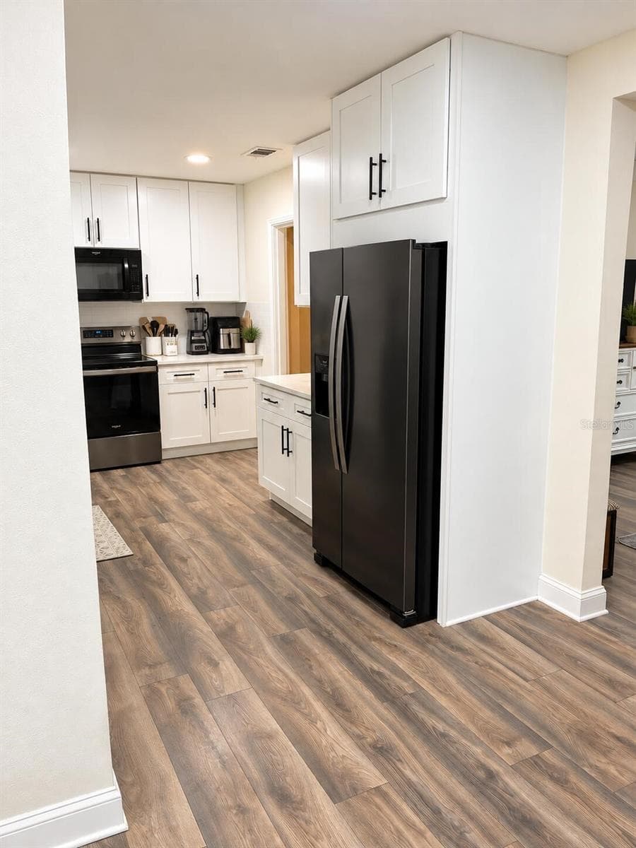 Single Family Residence at 224 INVERNESS AVE, TEMPLE TERRACE, photo 4 of 10