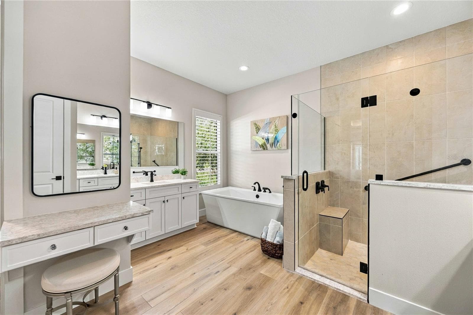 Single Family Residence at 18035 HOME RUN DR, VENICE, photo 37 of 86