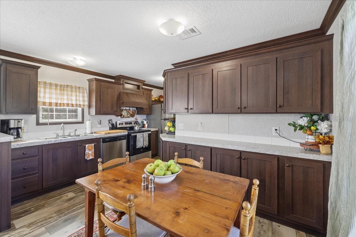 Manufactured Home at 7223 ALFRED BLVD, PUNTA GORDA, photo 5 of 39