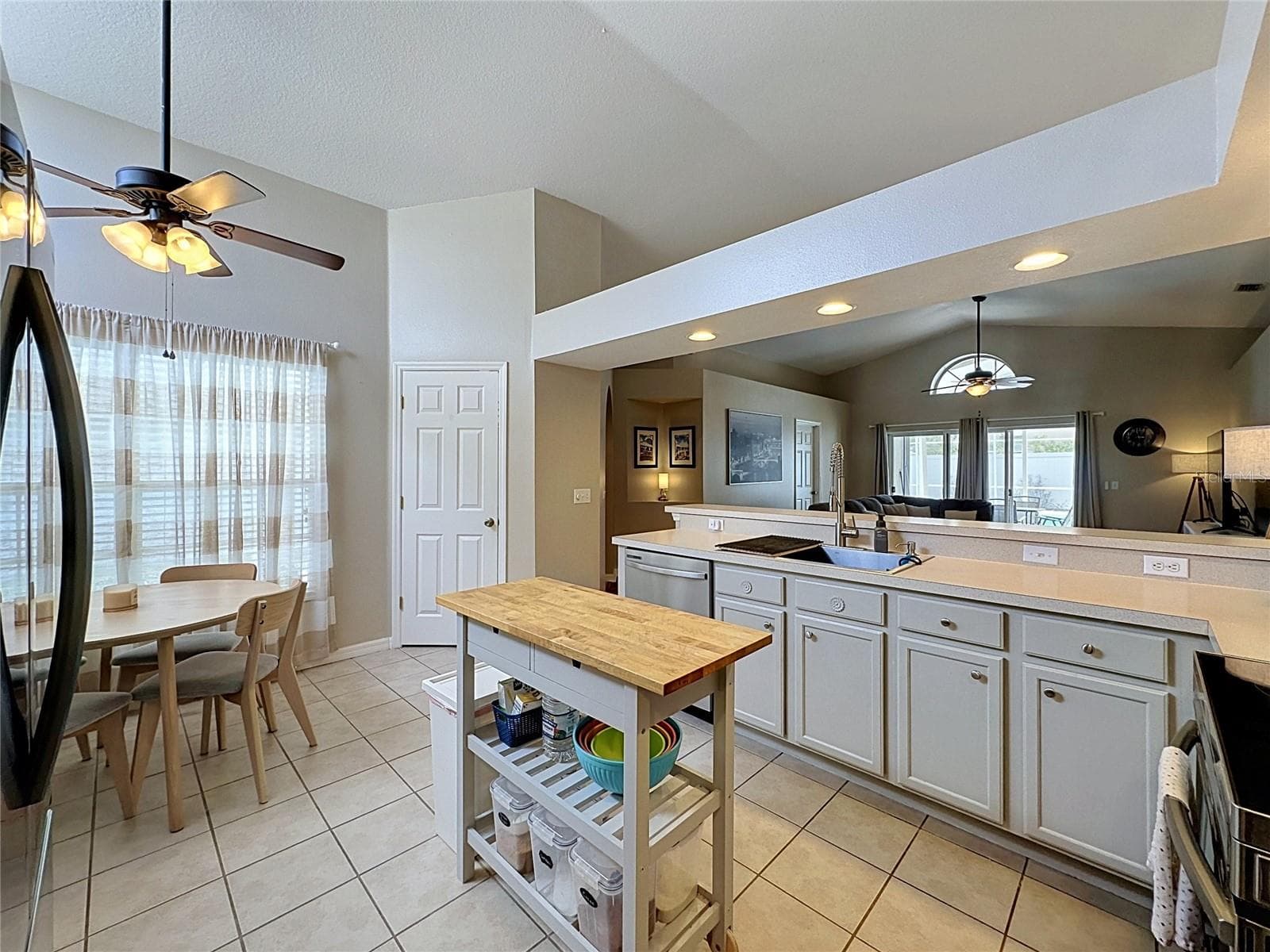 Single Family Residence at 866 KNIGHTSBRIDGE CIR, DAVENPORT, photo 13 of 58