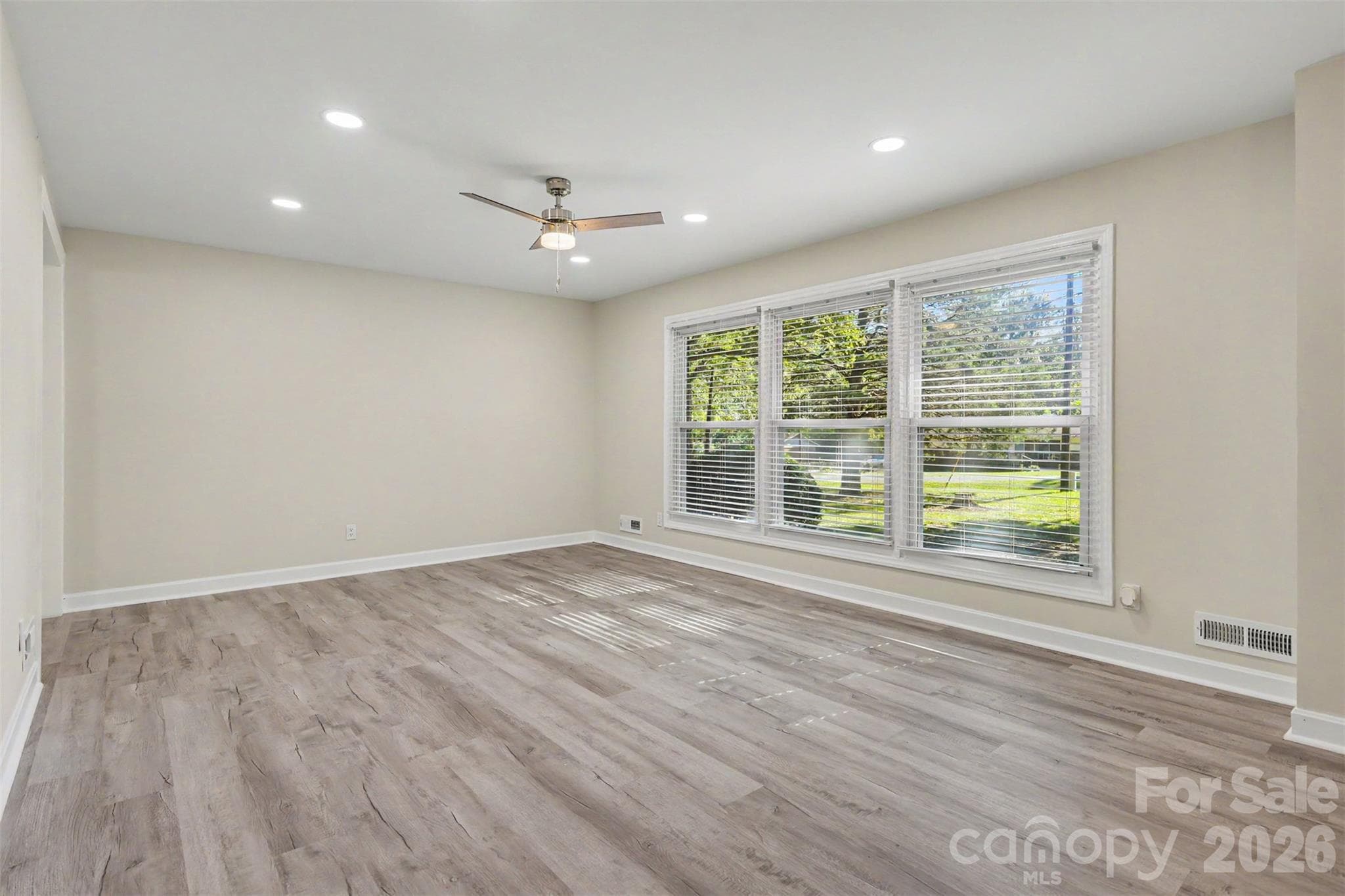 Spacious family room - 519 Amon Lane, Pineville
