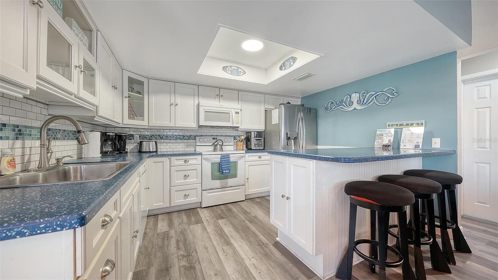 Unit A, Kitchen. - 2514 AVENUE B, BRADENTON BEACH