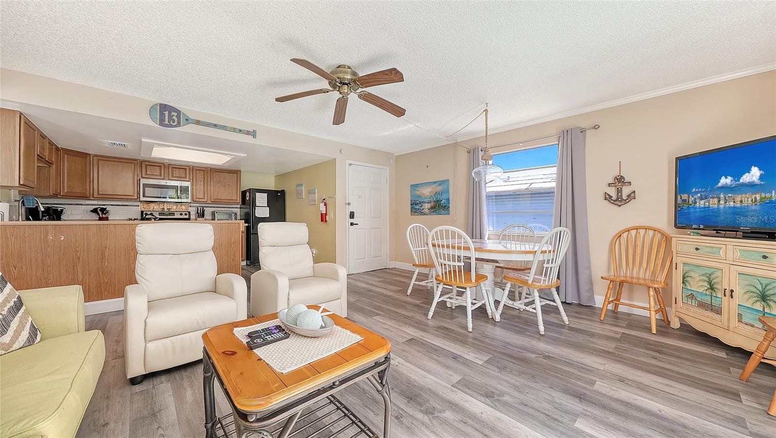 Unit B, Living/Dining Room combination. - 2514 AVENUE B, BRADENTON BEACH