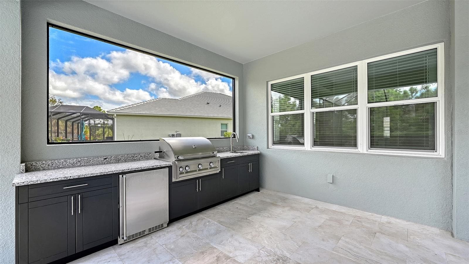 Single Family Residence at 21261 HOLMES CIR, VENICE, photo 10 of 38