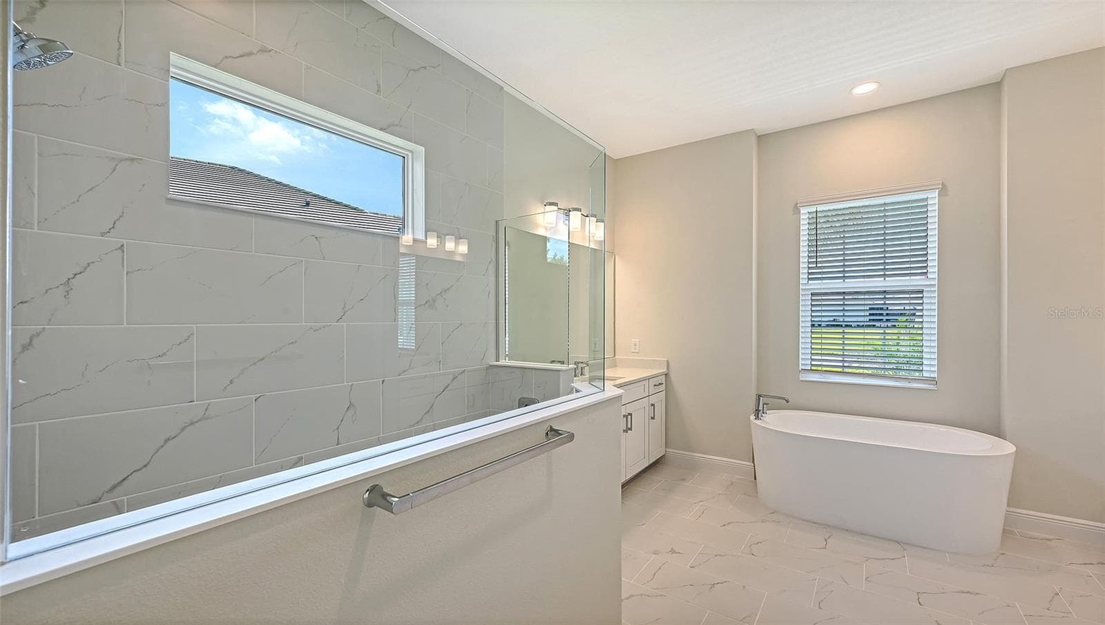 Single Family Residence at 21261 HOLMES CIR, VENICE, photo 26 of 38