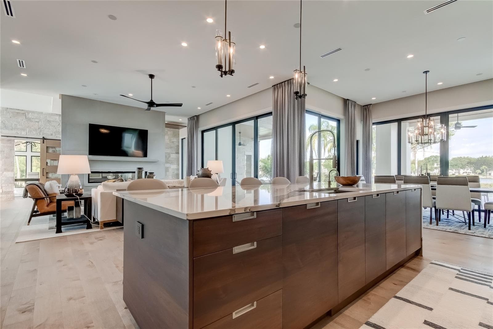 Single Family Residence at 9586 TROUTWATER LN, TAMPA, photo 13 of 72