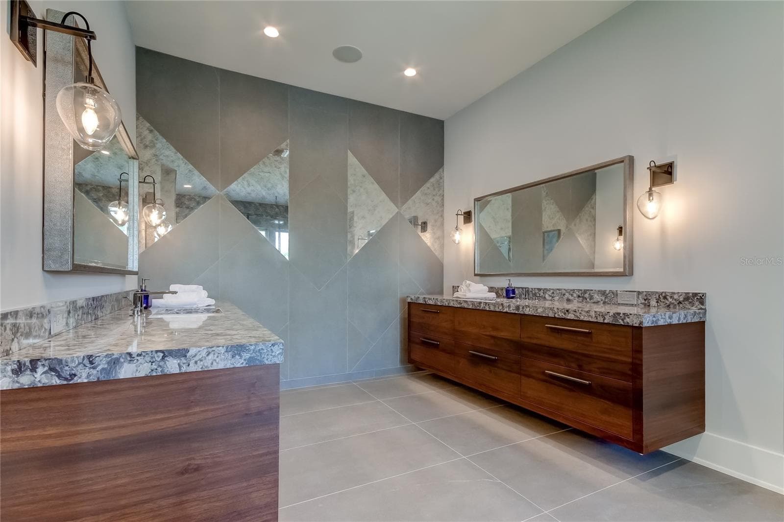 Single Family Residence at 9586 TROUTWATER LN, TAMPA, photo 55 of 72