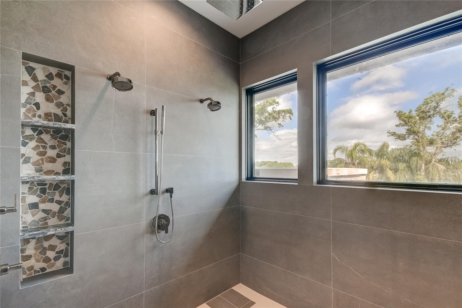 Single Family Residence at 9586 TROUTWATER LN, TAMPA, photo 59 of 72
