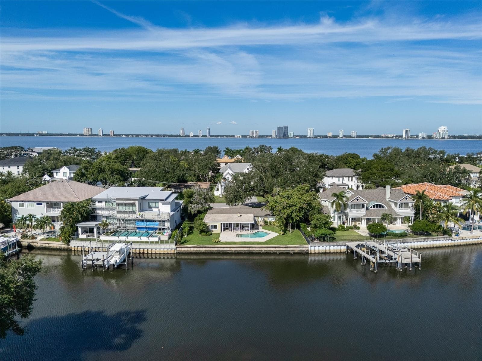Single Family Residence at 628 RIVIERA DR, TAMPA, photo 33 of 64