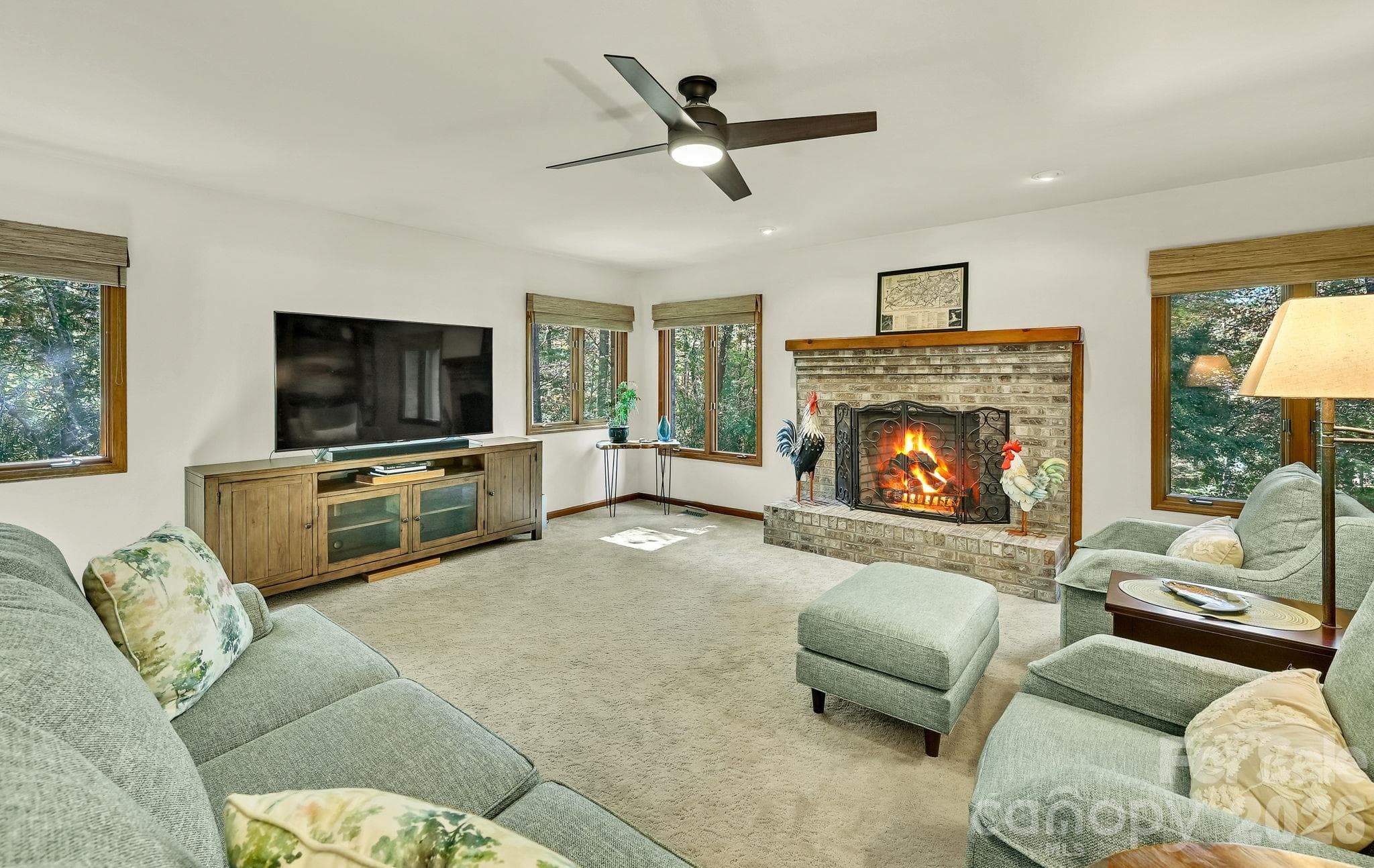 Single Family Residence at 52 Oak Gate Drive, Hendersonville, photo 10 of 42