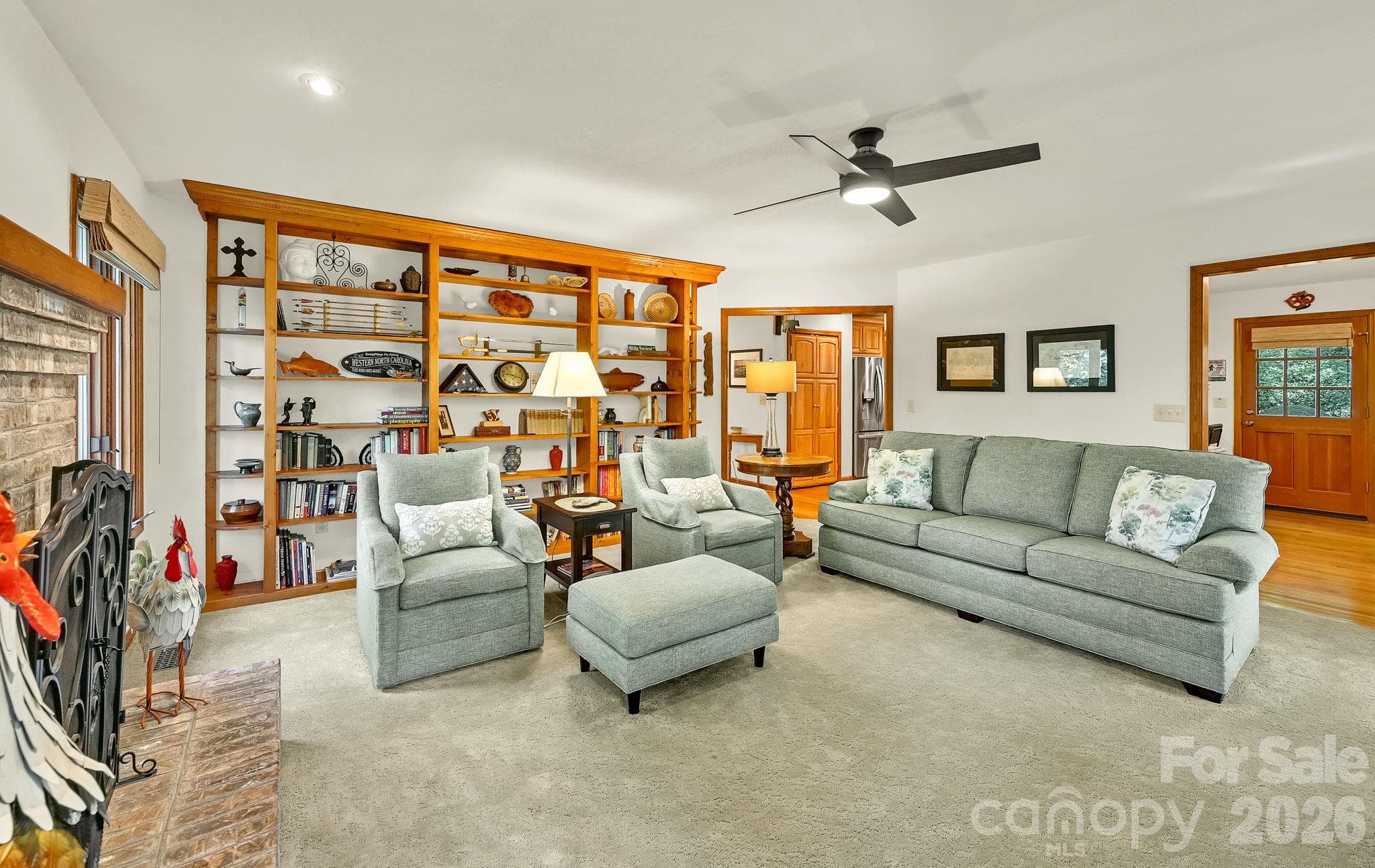 Single Family Residence at 52 Oak Gate Drive, Hendersonville, photo 11 of 42