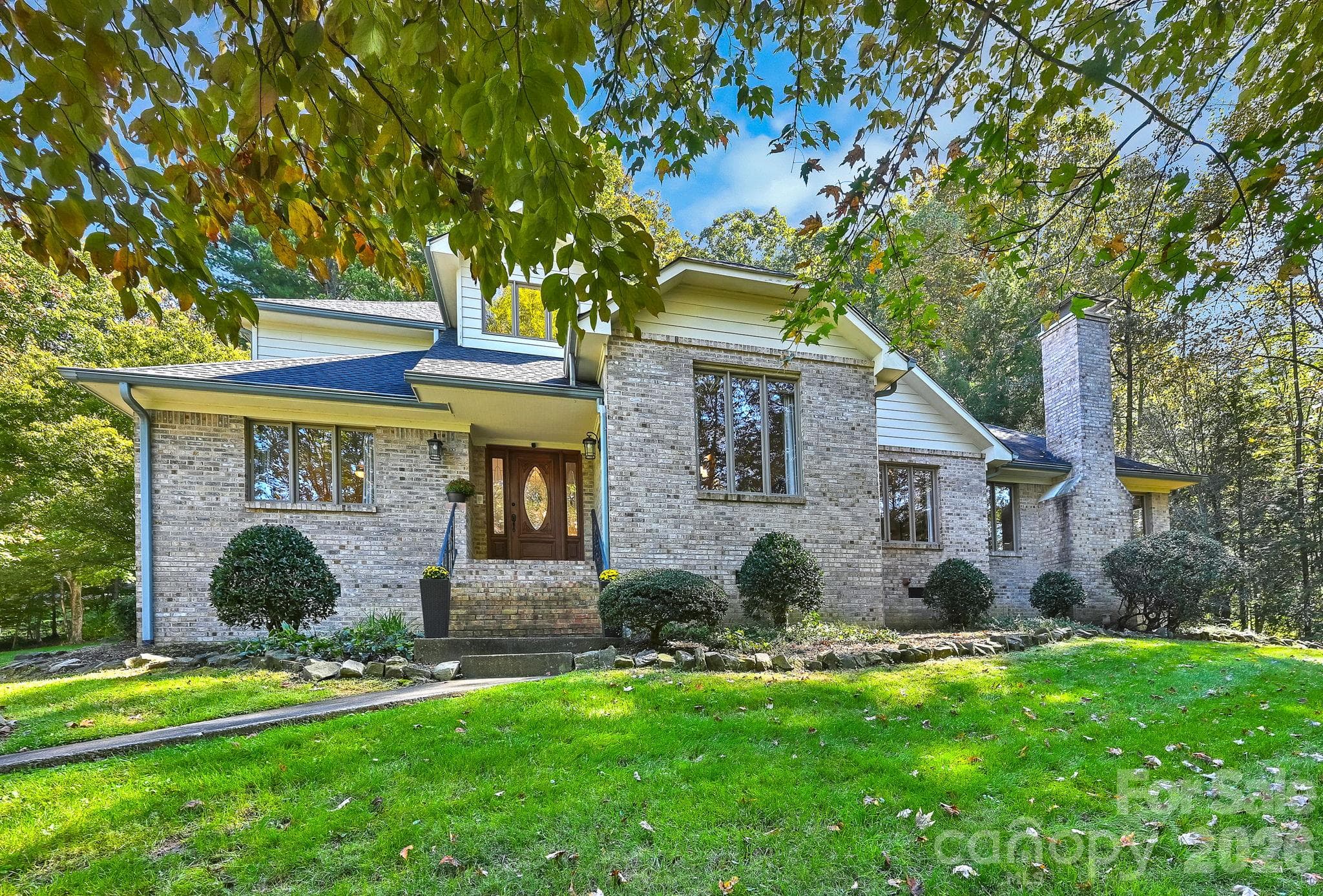 Single Family Residence at 52 Oak Gate Drive, Hendersonville, photo 27 of 42