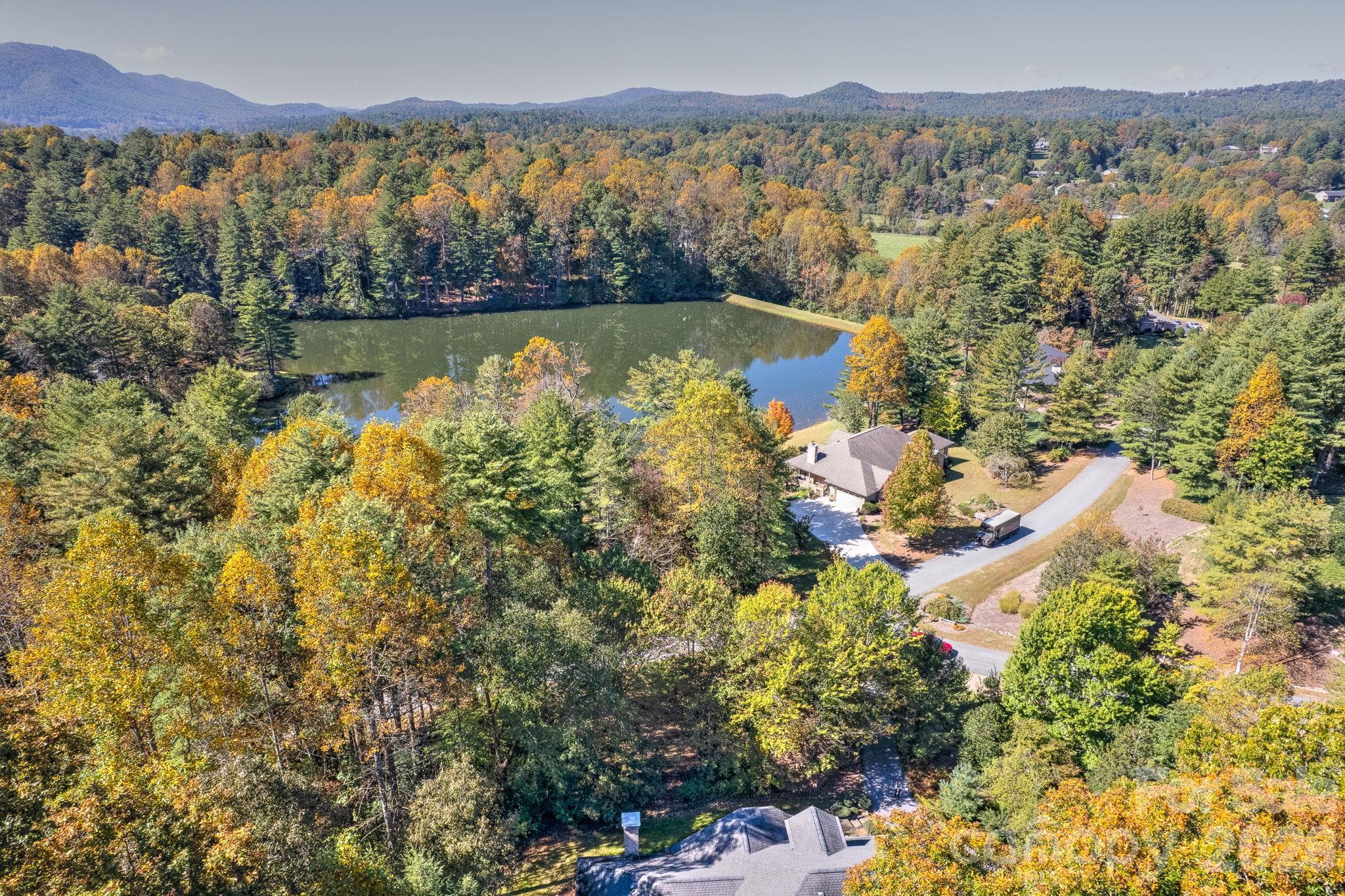 Single Family Residence at 52 Oak Gate Drive, Hendersonville, photo 30 of 42