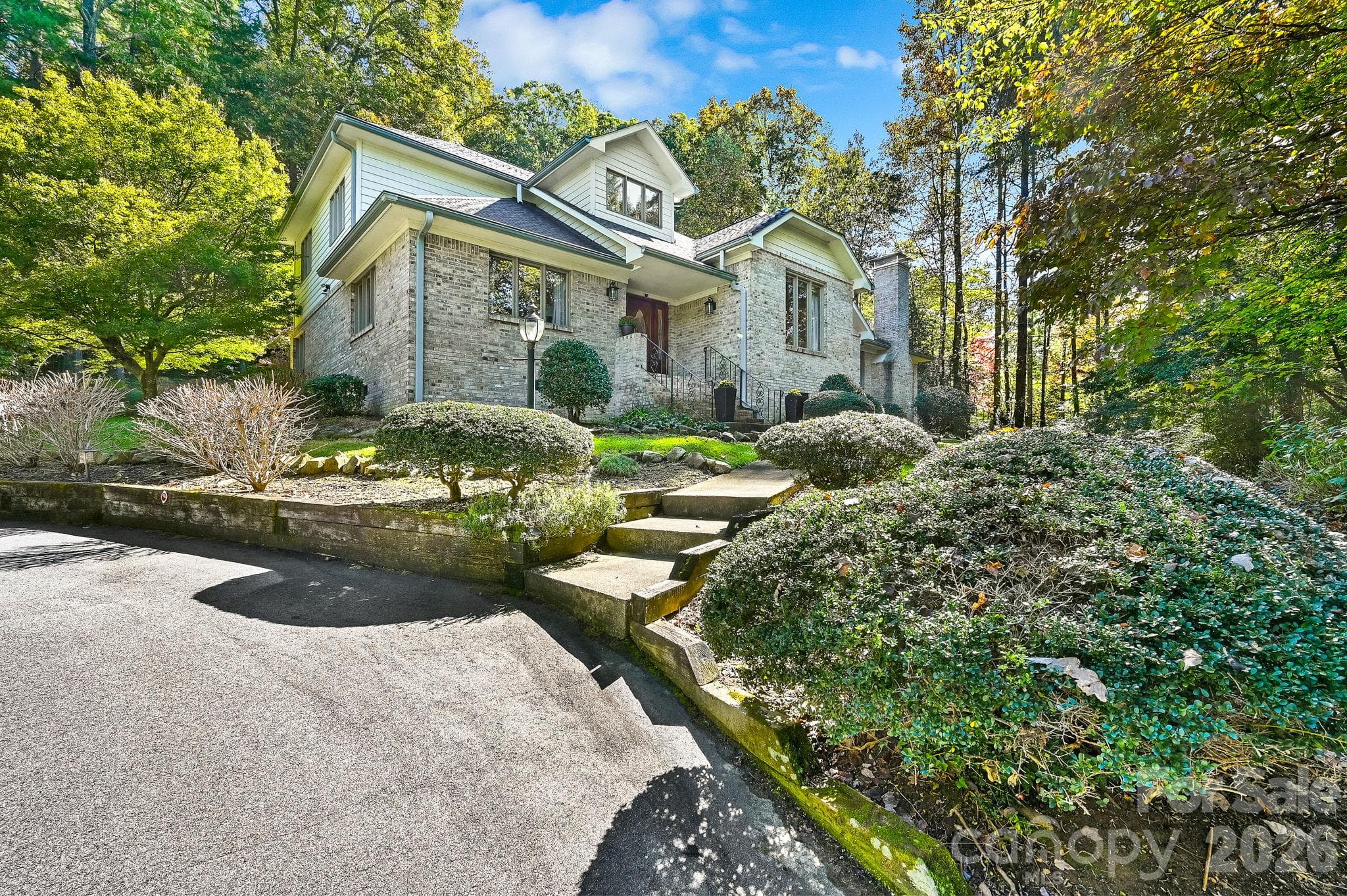 Single Family Residence at 52 Oak Gate Drive, Hendersonville, photo 31 of 42