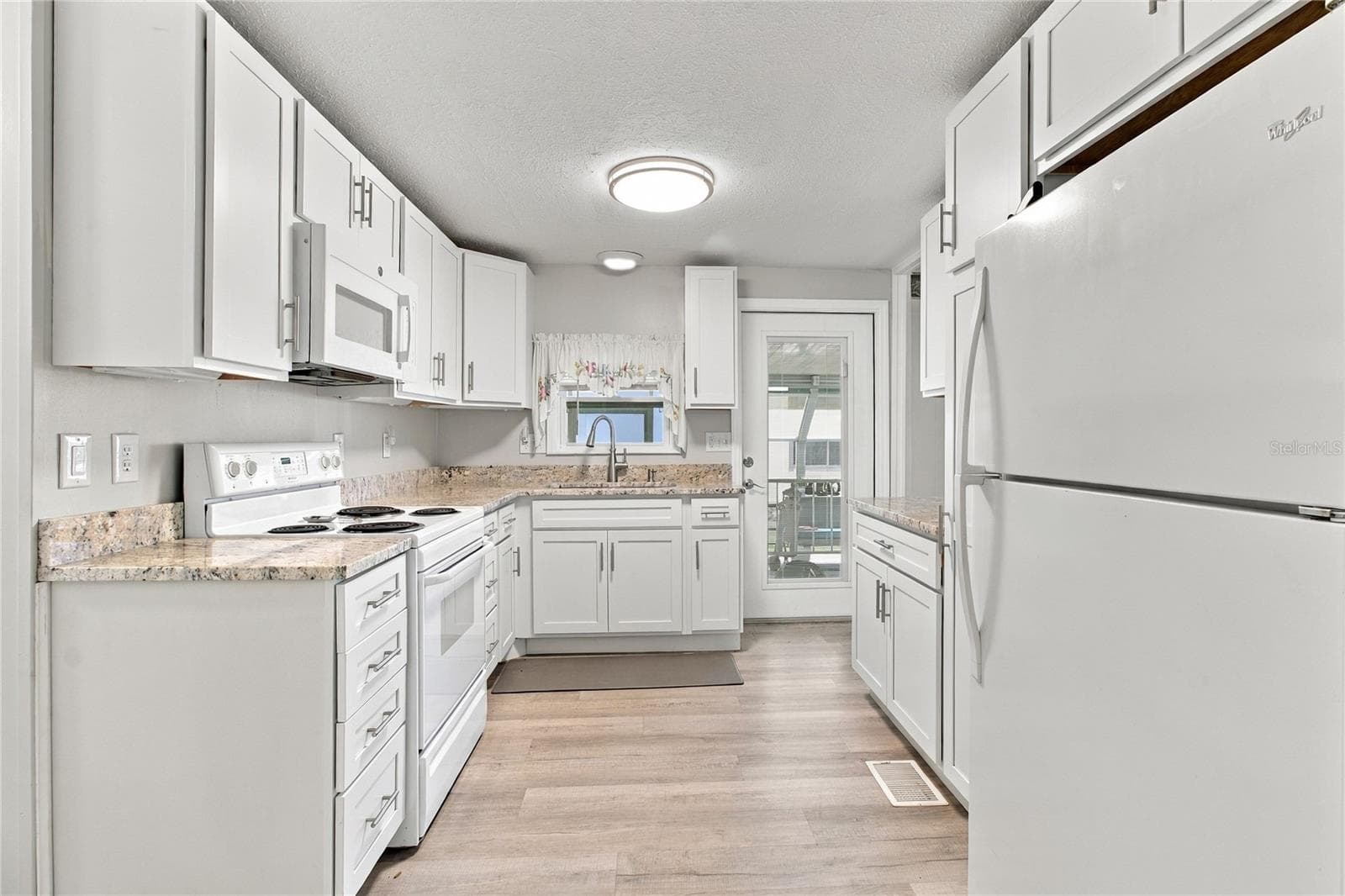 Kitchen - 808 53RD AVE E #110, BRADENTON