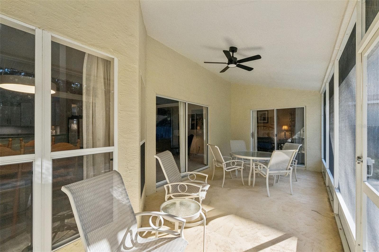Large screened in porch - 13624 BLUEWATER CIR, ORLANDO