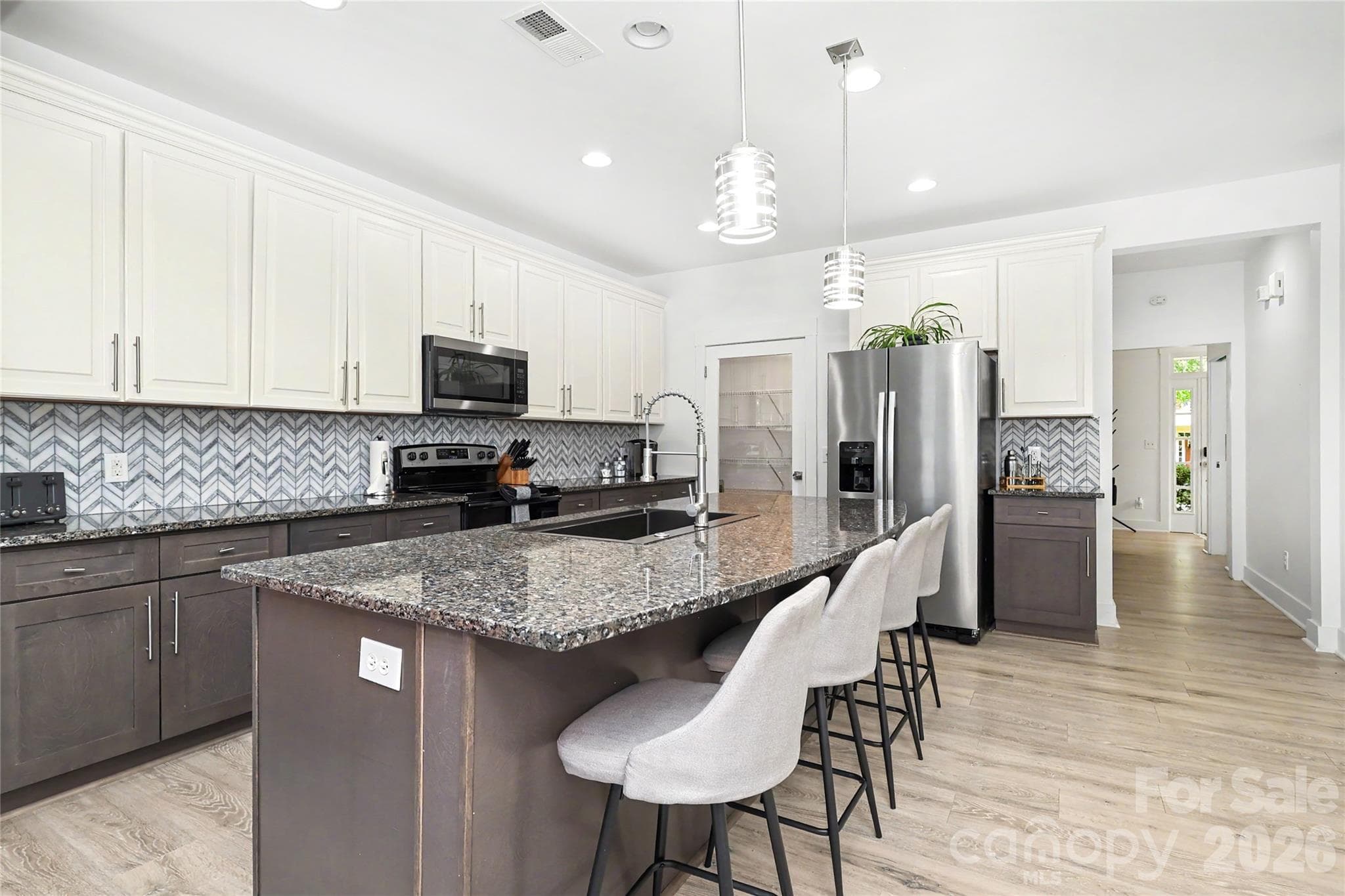 Single Family Residence at 2420 Double Oaks Road, Charlotte, photo 13 of 45