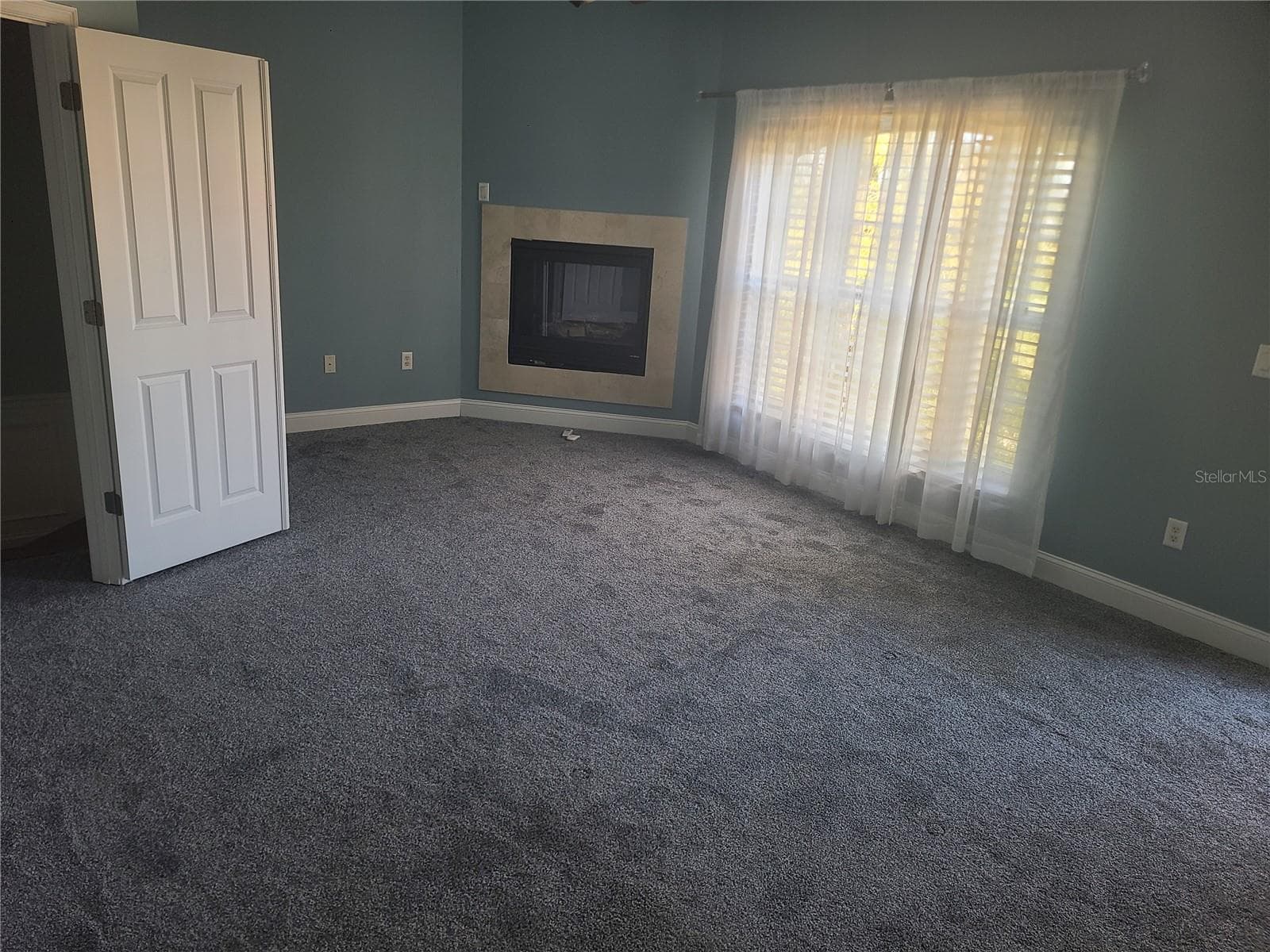 Third Floor Master Bedroom Gas Fireplace - 6517 SAND SHORE LN, NEW PORT RICHEY