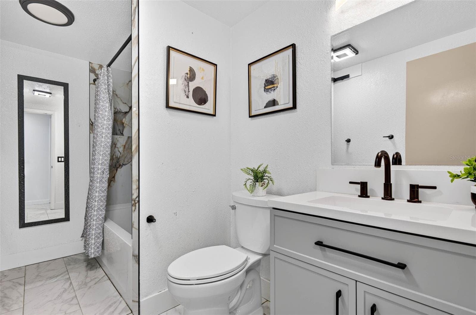 BATHROOM - 39209 6TH AVE, ZEPHYRHILLS