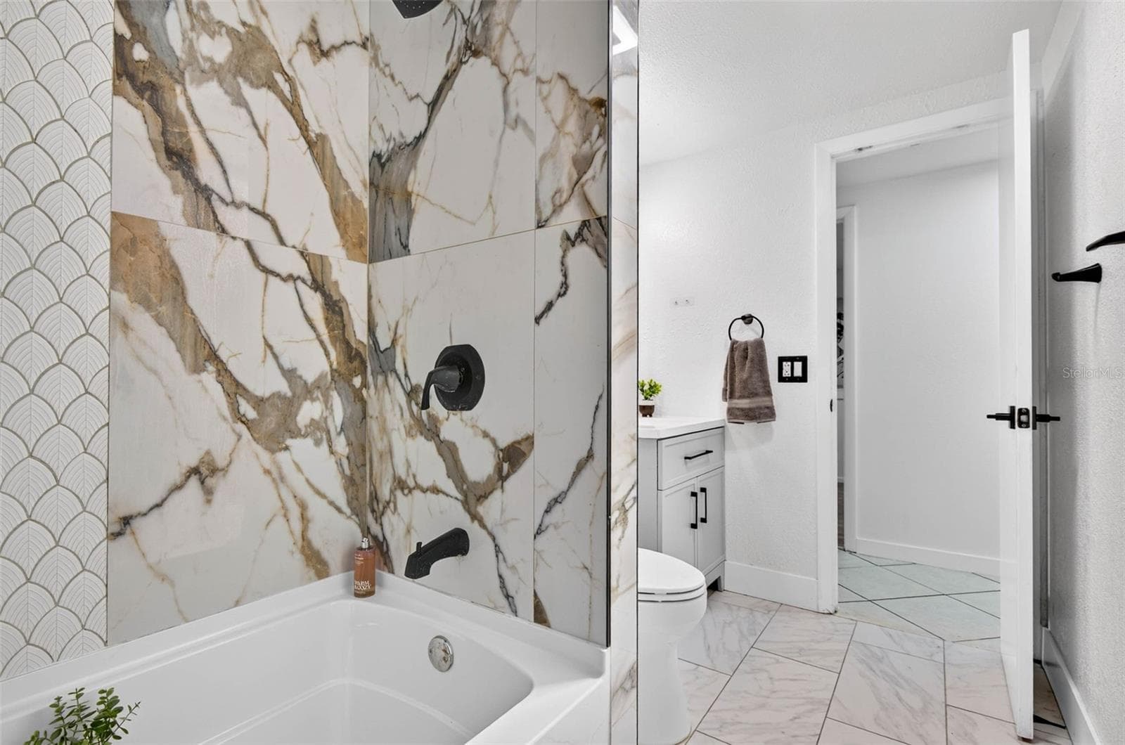 BATHROOM - 39209 6TH AVE, ZEPHYRHILLS