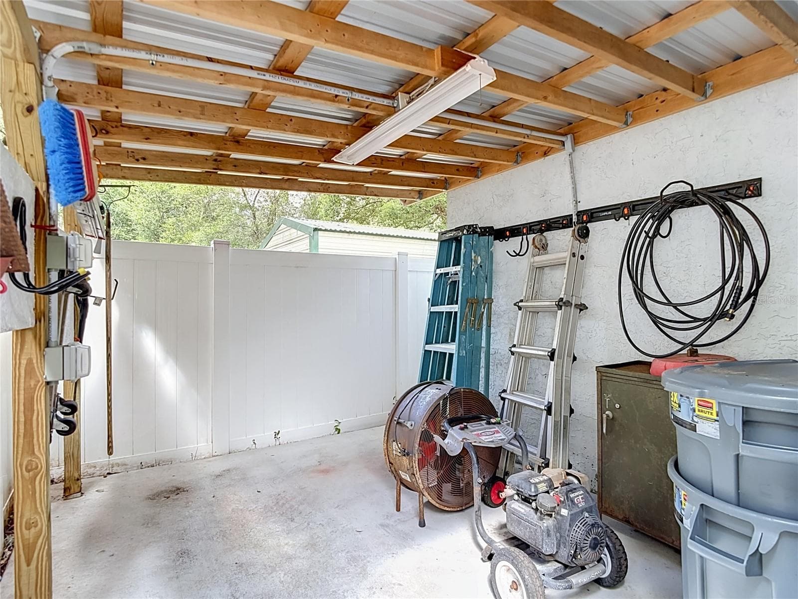 Single Family Residence at 12920 N ALBANY AVE, TAMPA, photo 61 of 67