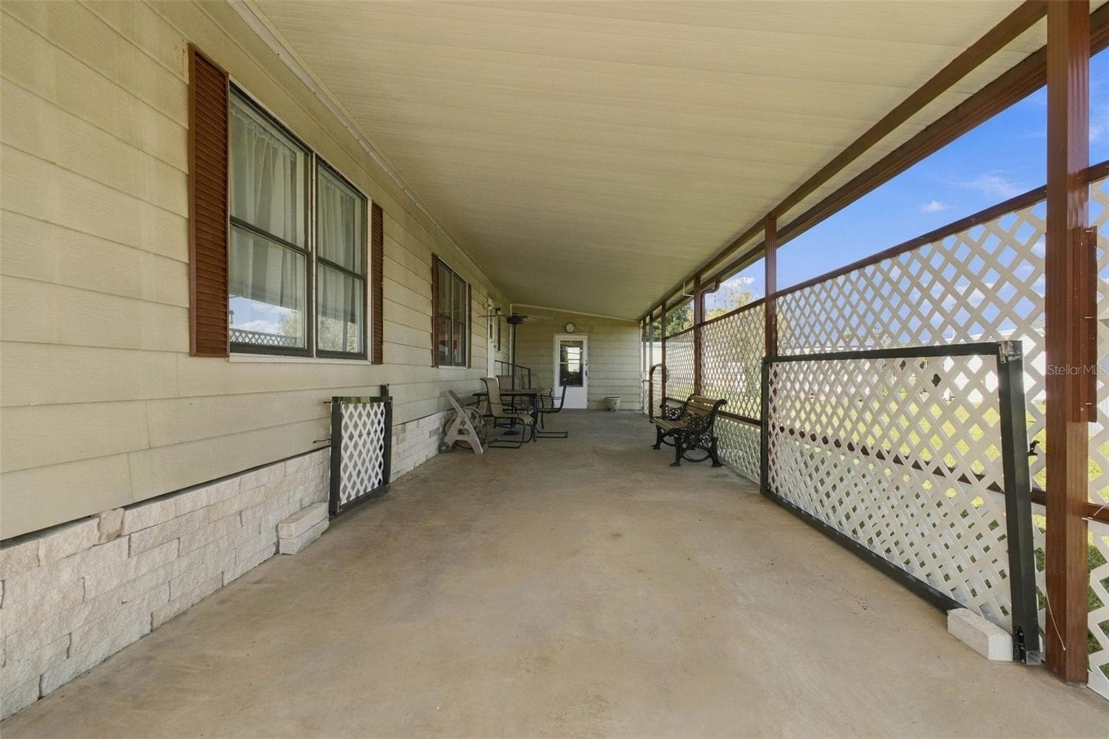 Manufactured Home at 39353 SYCAMORE LN, ZEPHYRHILLS, photo 5 of 32
