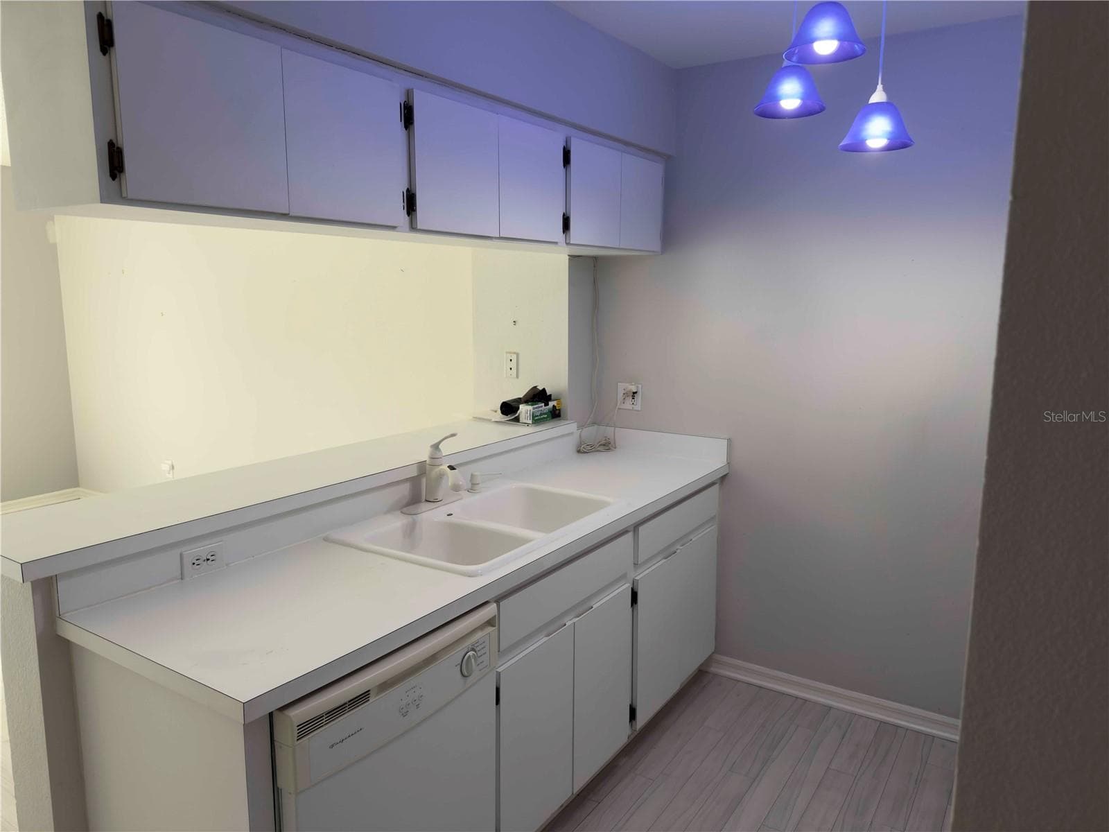 Townhouse at 5143 NORTHDALE BLVD, TAMPA, photo 3 of 17