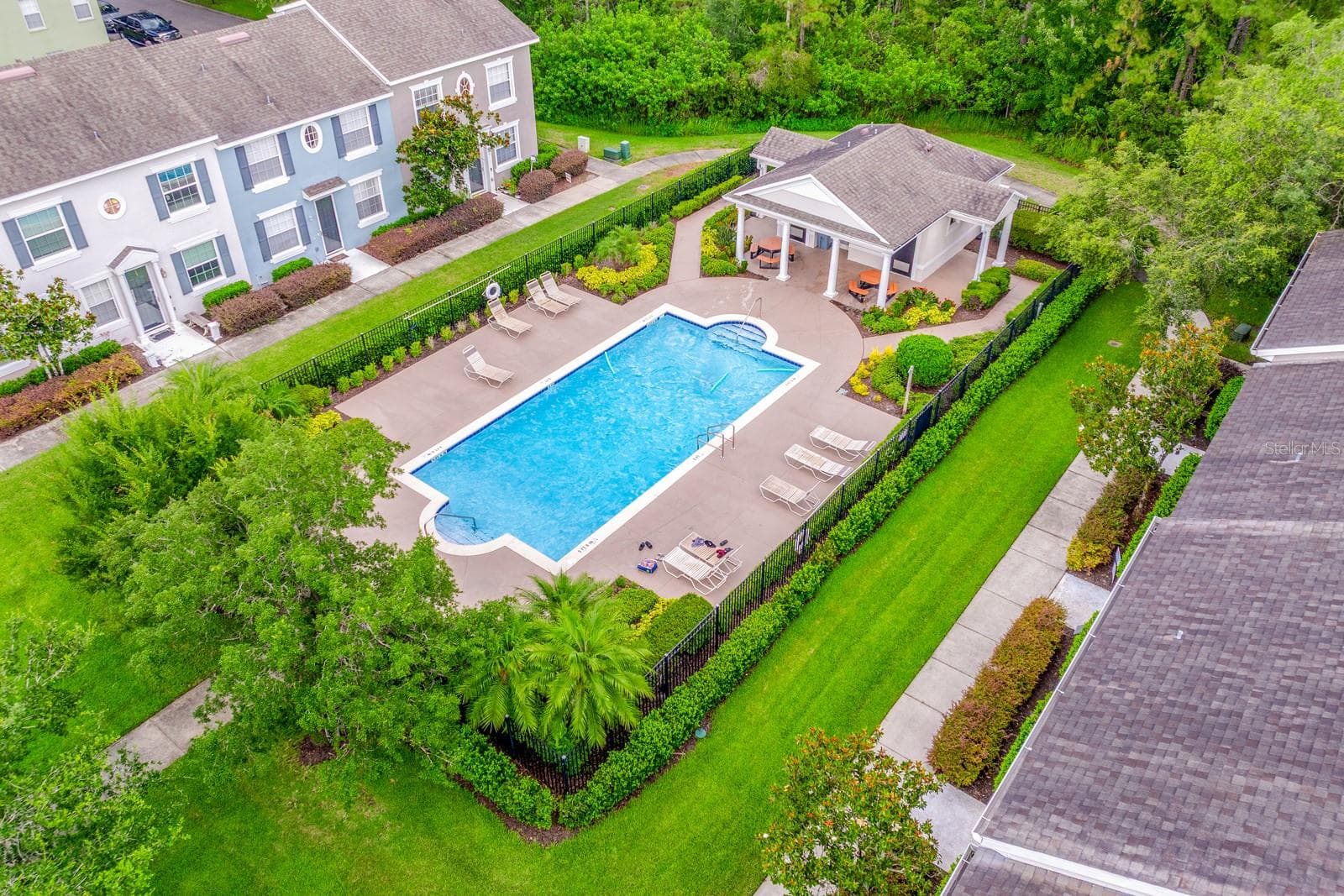 The HOA offers an impressive collection of amenities just steps away, including a SPARKLING COMMUNITY POOL, Clubhouse, DOG PARK, playground and SPORTS COURTS. - 13028 AUBURN COVE LN, ORLANDO