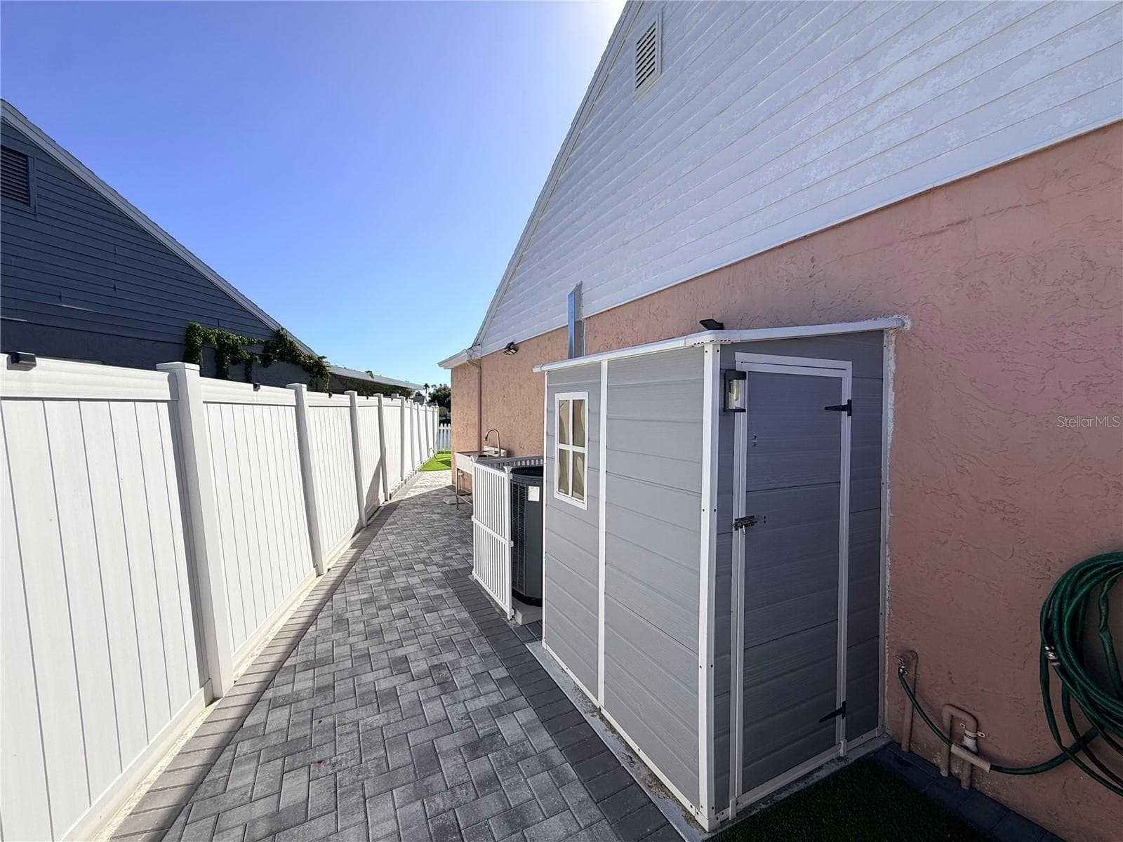 Single Family Residence at 10957 BRIGHTSIDE DR, TAMPA, photo 24 of 30