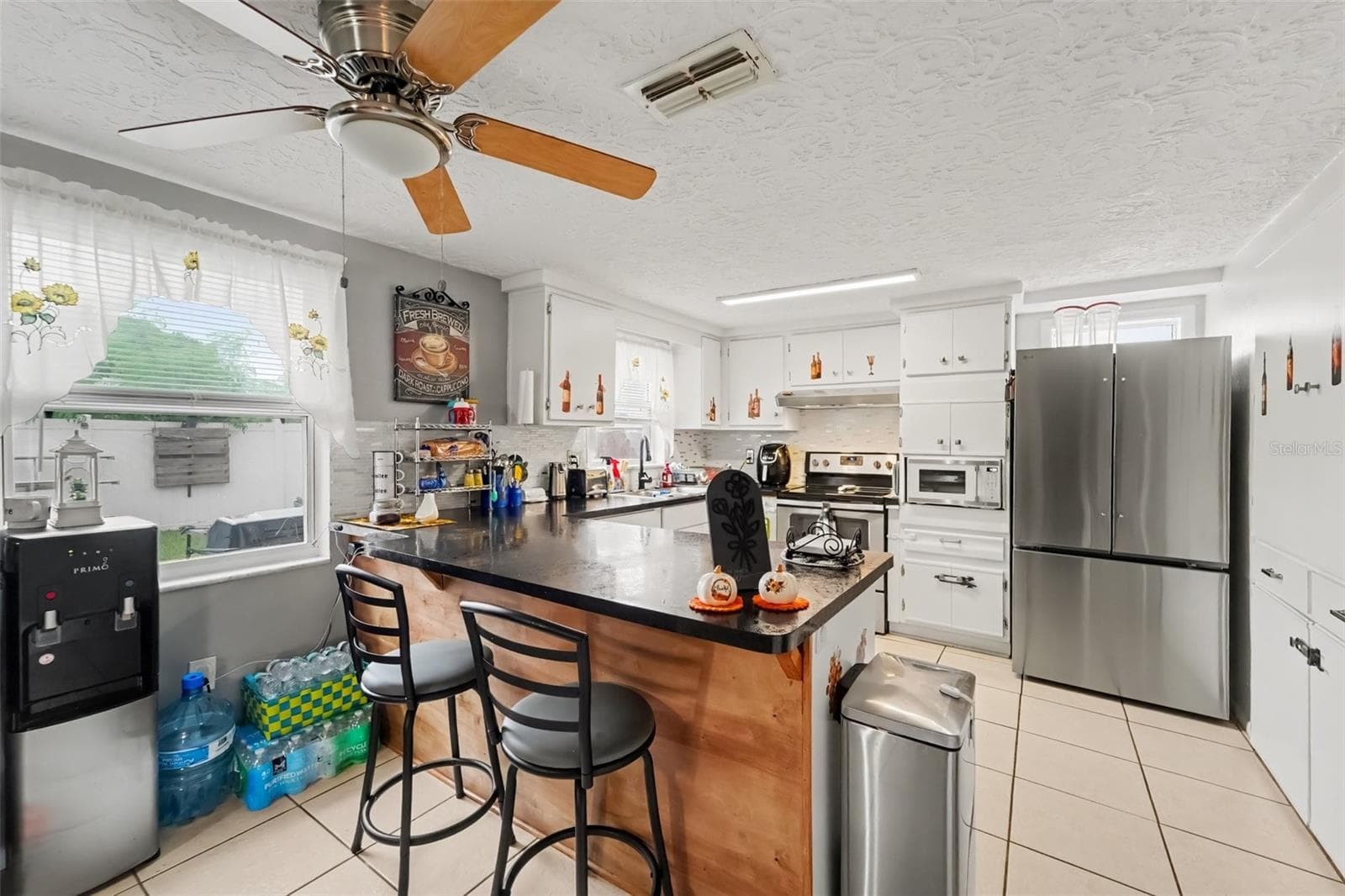 Single Family Residence at 2049 MAUREEN DR, HOLIDAY, photo 9 of 26