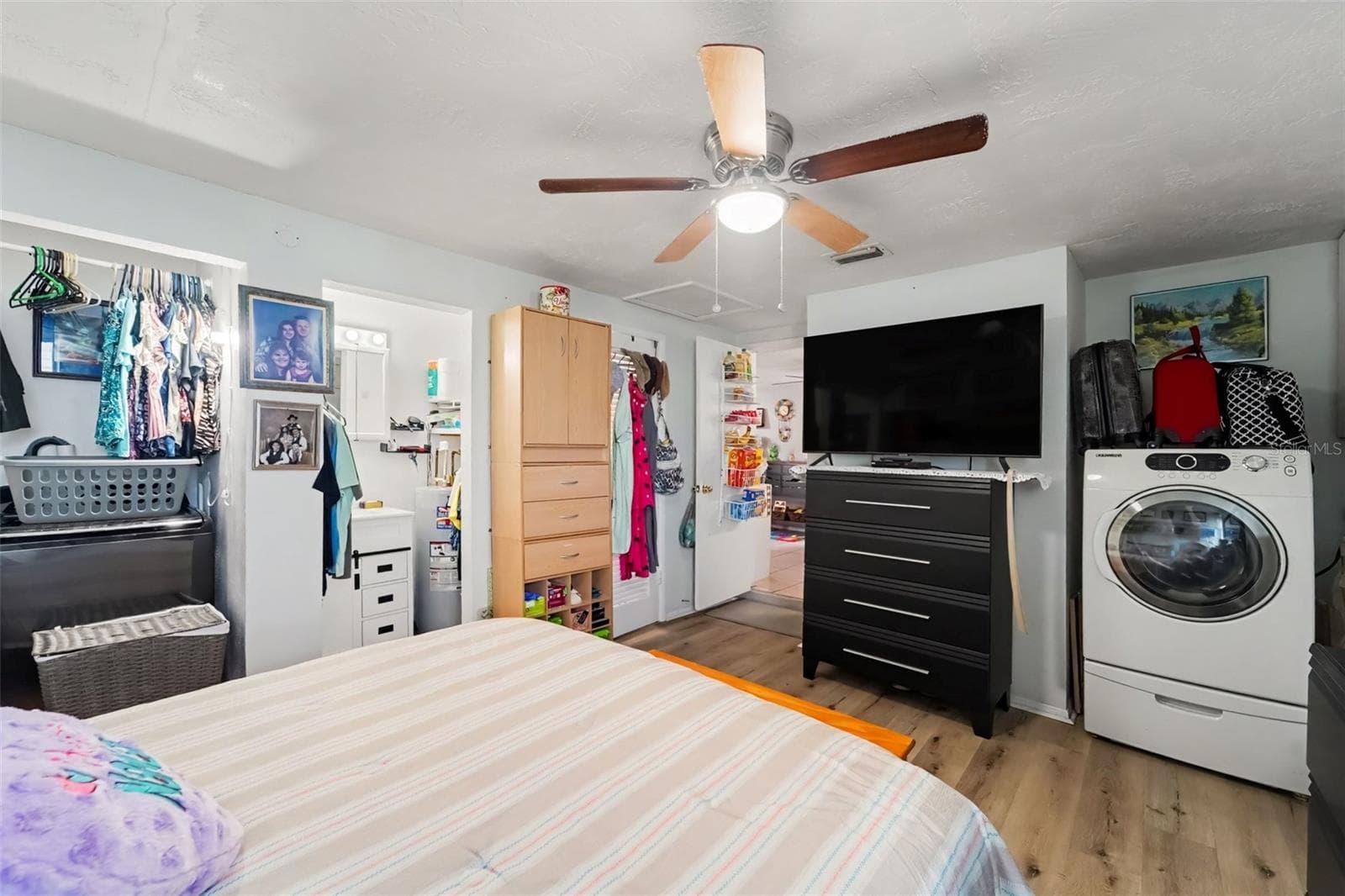 Single Family Residence at 2049 MAUREEN DR, HOLIDAY, photo 13 of 26