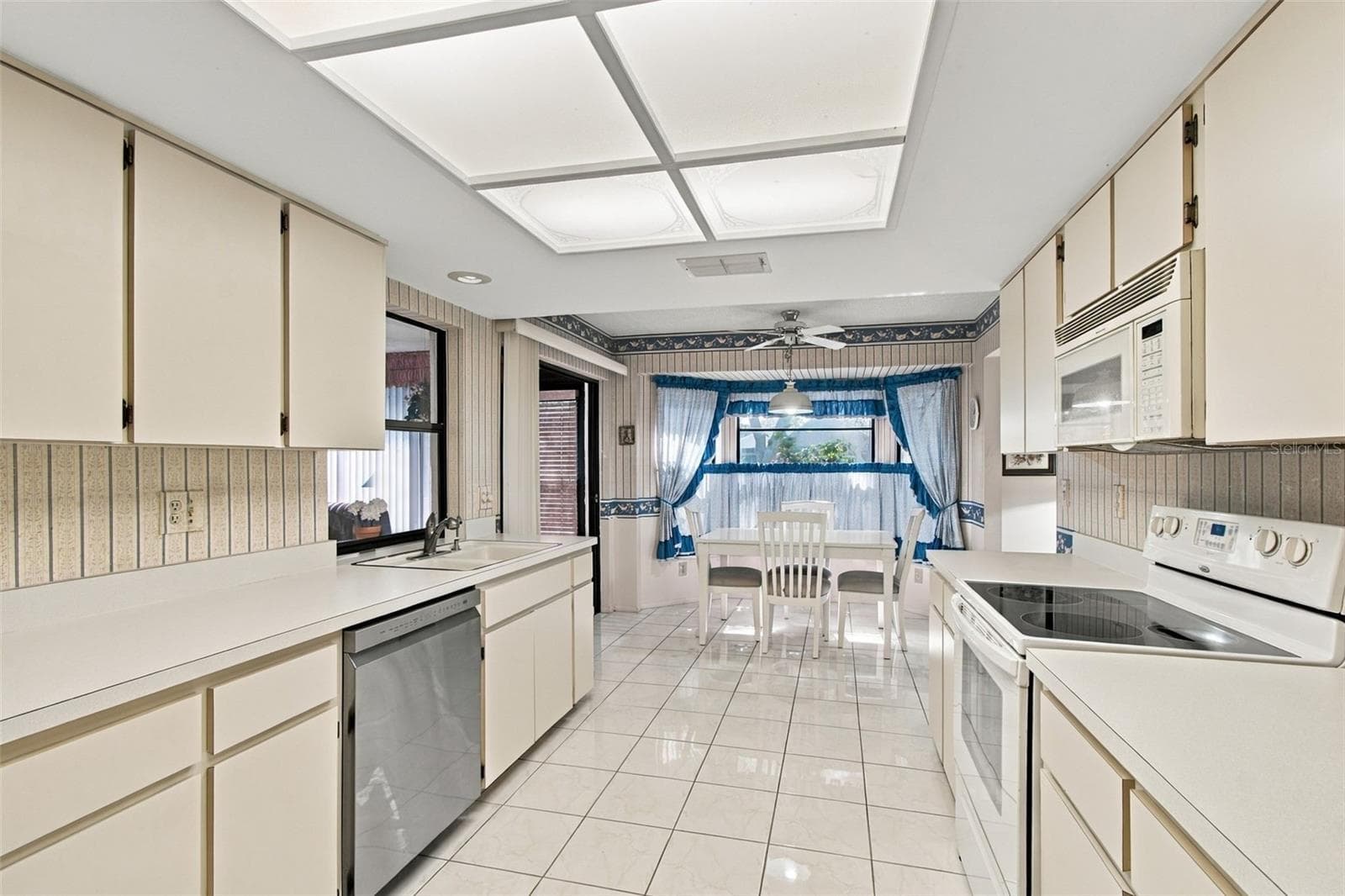 Single Family Residence at 3554 OAK LAKE DR, PALM HARBOR, photo 17 of 49