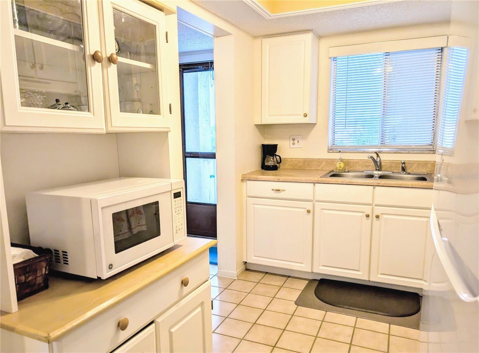 Condominium at 3779 LAKE BAYSHORE DR #H-402, BRADENTON, photo 4 of 48