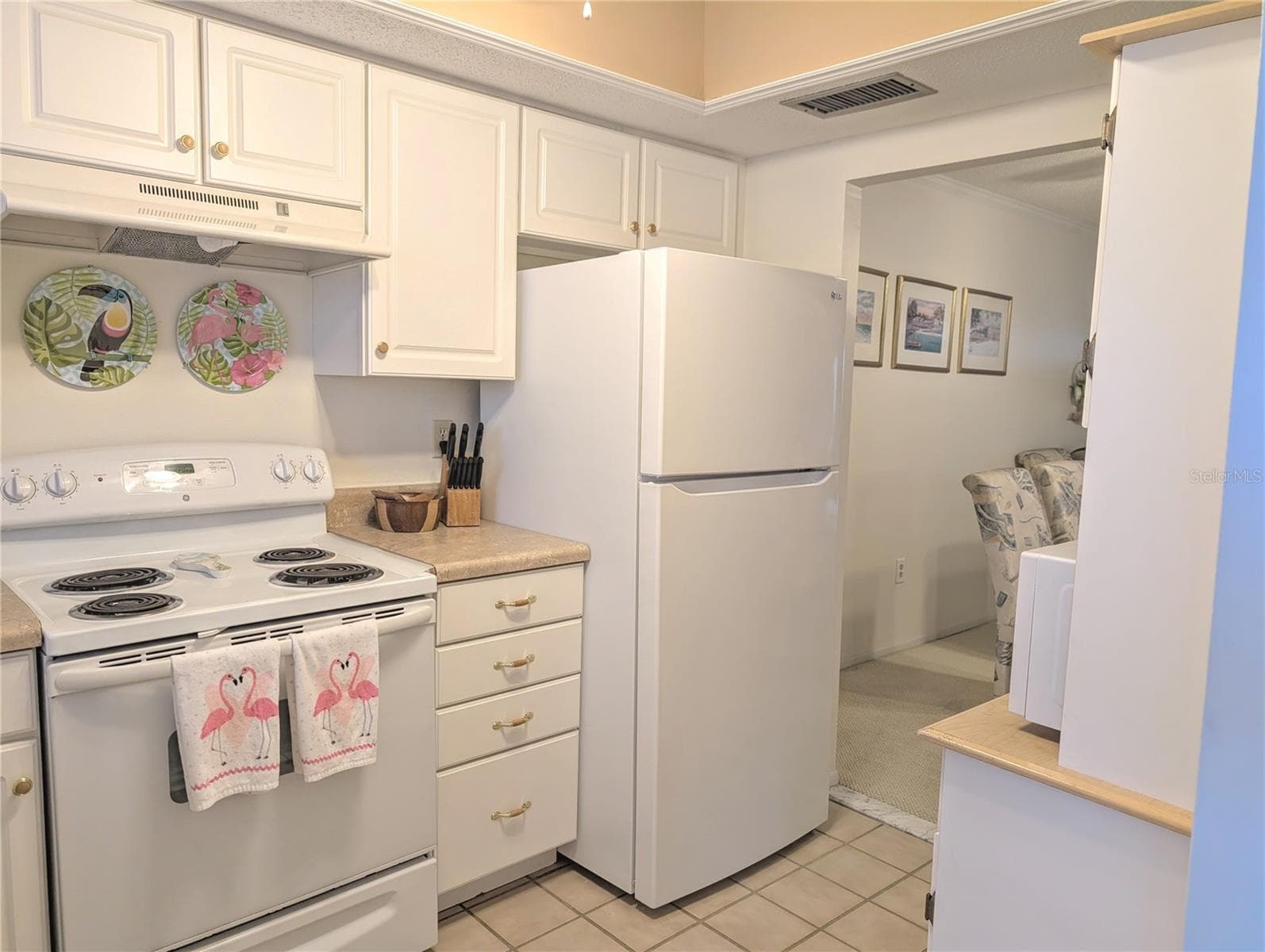 Condominium at 3779 LAKE BAYSHORE DR #H-402, BRADENTON, photo 7 of 48