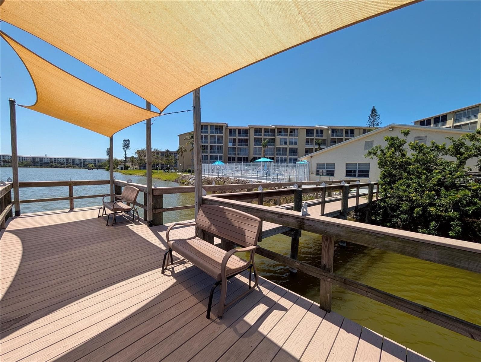 Condominium at 3779 LAKE BAYSHORE DR #H-402, BRADENTON, photo 31 of 48