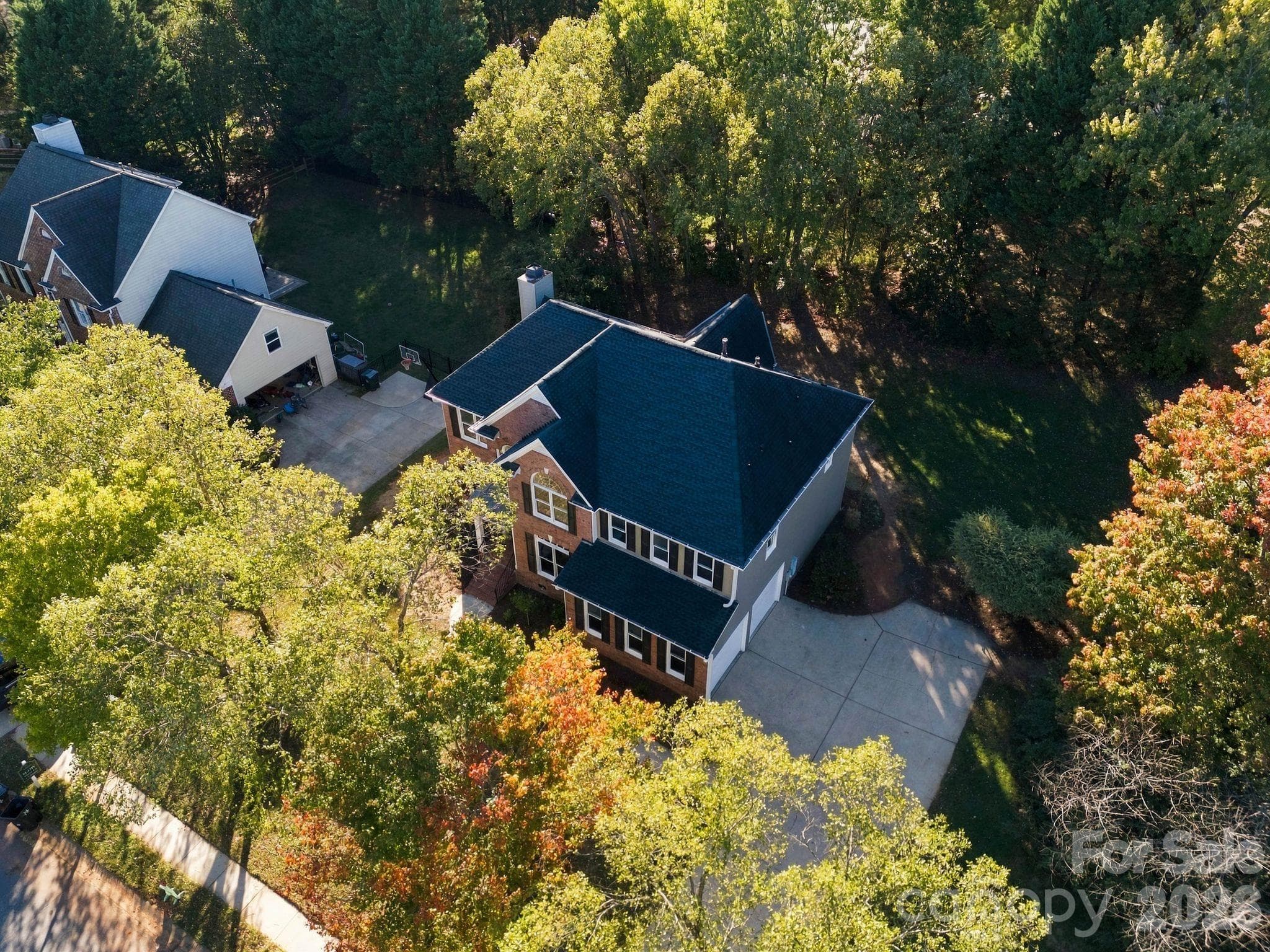 Single Family Residence at 10318 Tallent Lane, Charlotte, photo 2 of 46