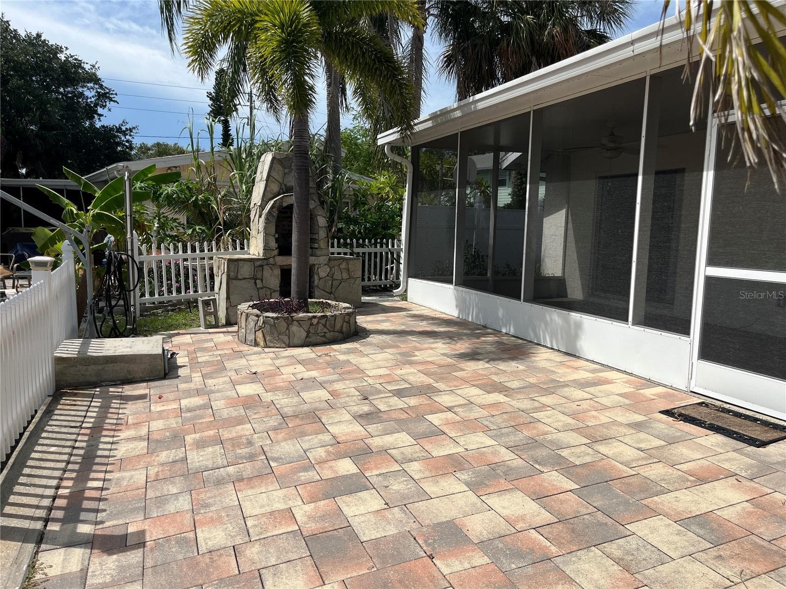 Outdoor space - 307 LA HACIENDA DR, INDIAN ROCKS BEACH