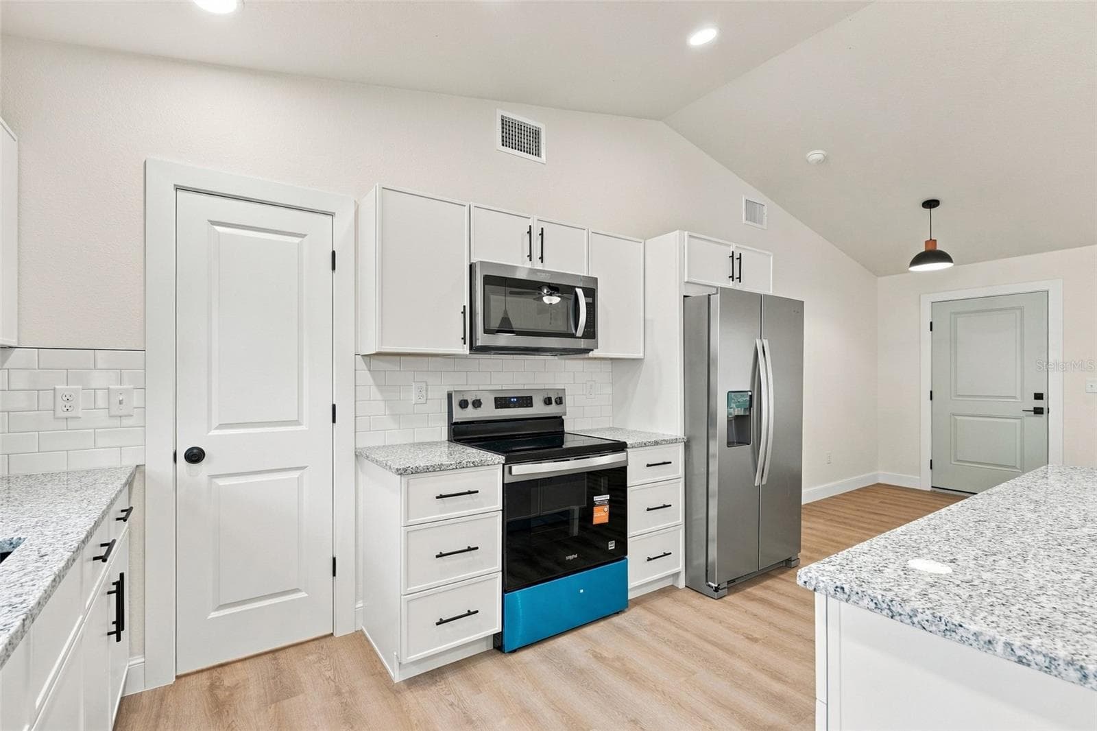 Single Family Residence at 6902 SW SW MIAMI AVE, ARCADIA, photo 8 of 31