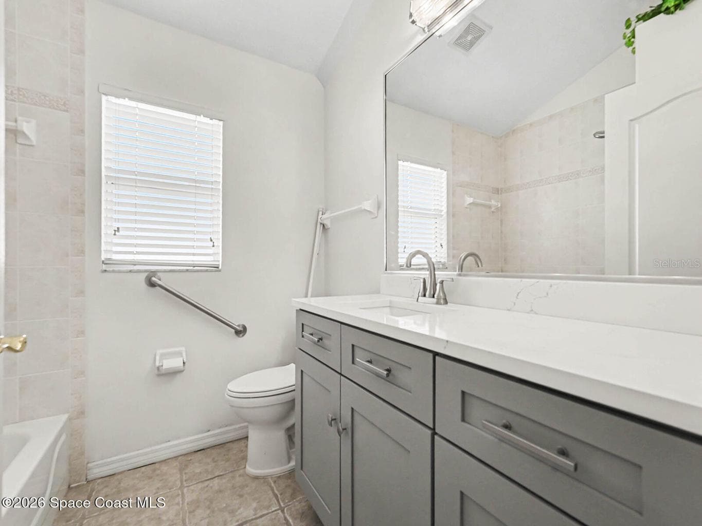 Second Bath - 1882 BARRINGTON CIR, ROCKLEDGE