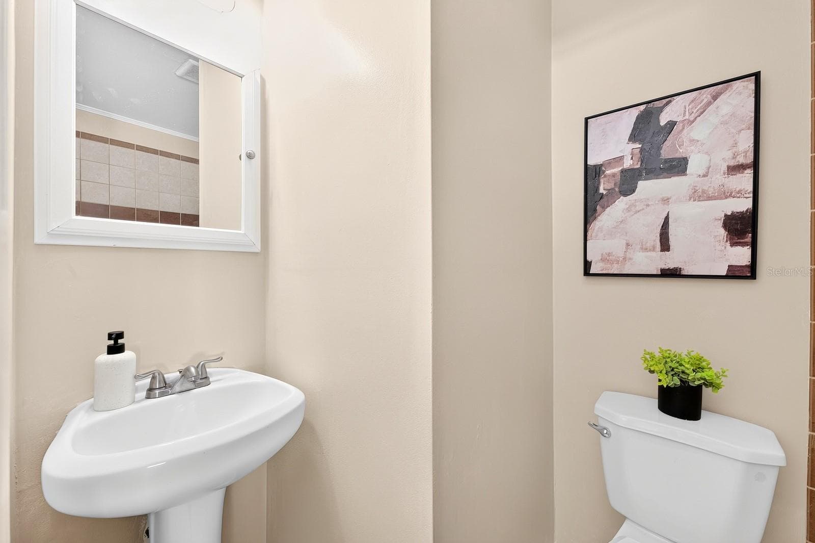 The Primary en suite Bath - 543 HIBISCUS WAY #9C, ORLANDO