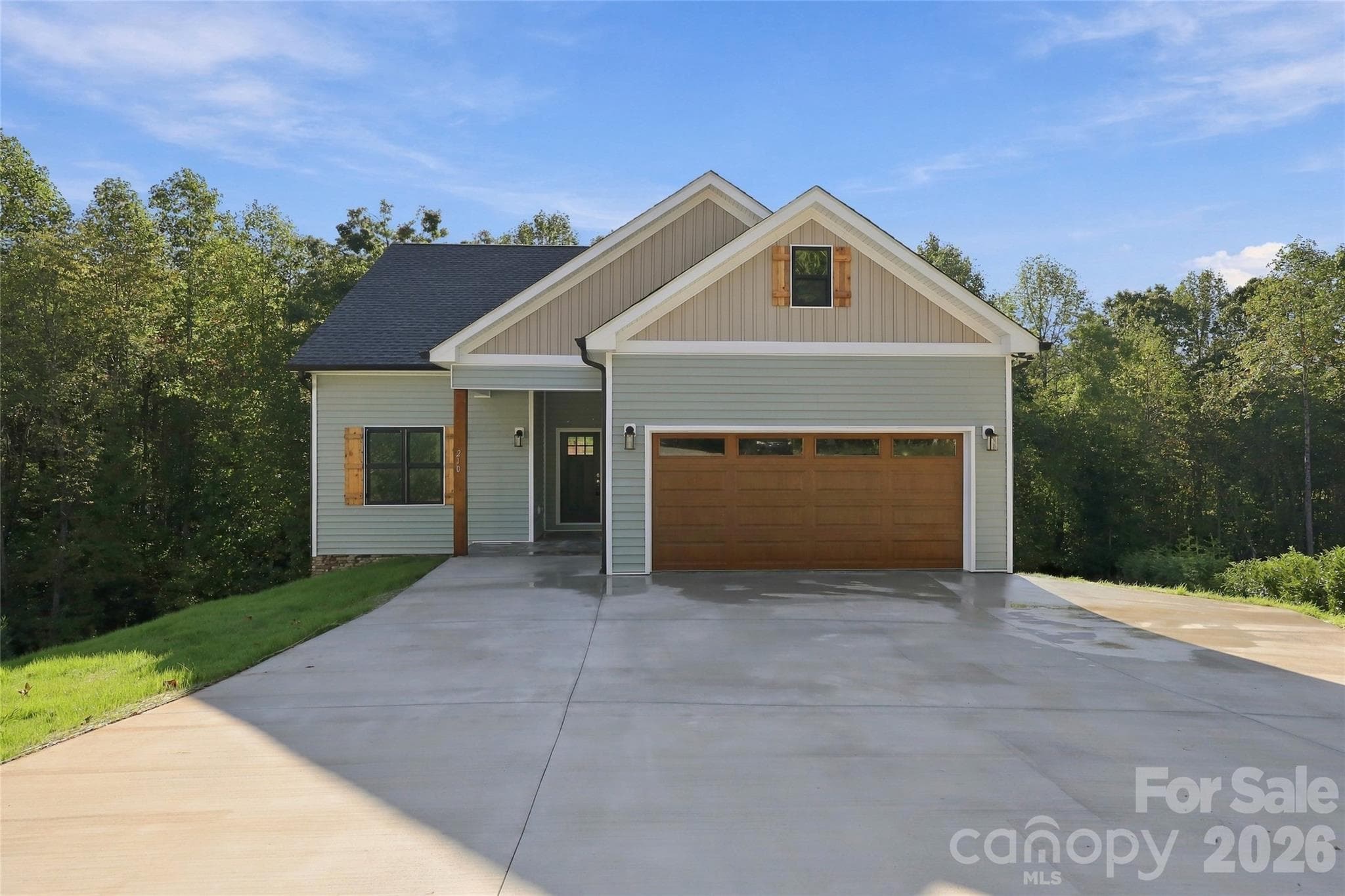 Driveway - 210 Joy-Lynne Court, Jonesville