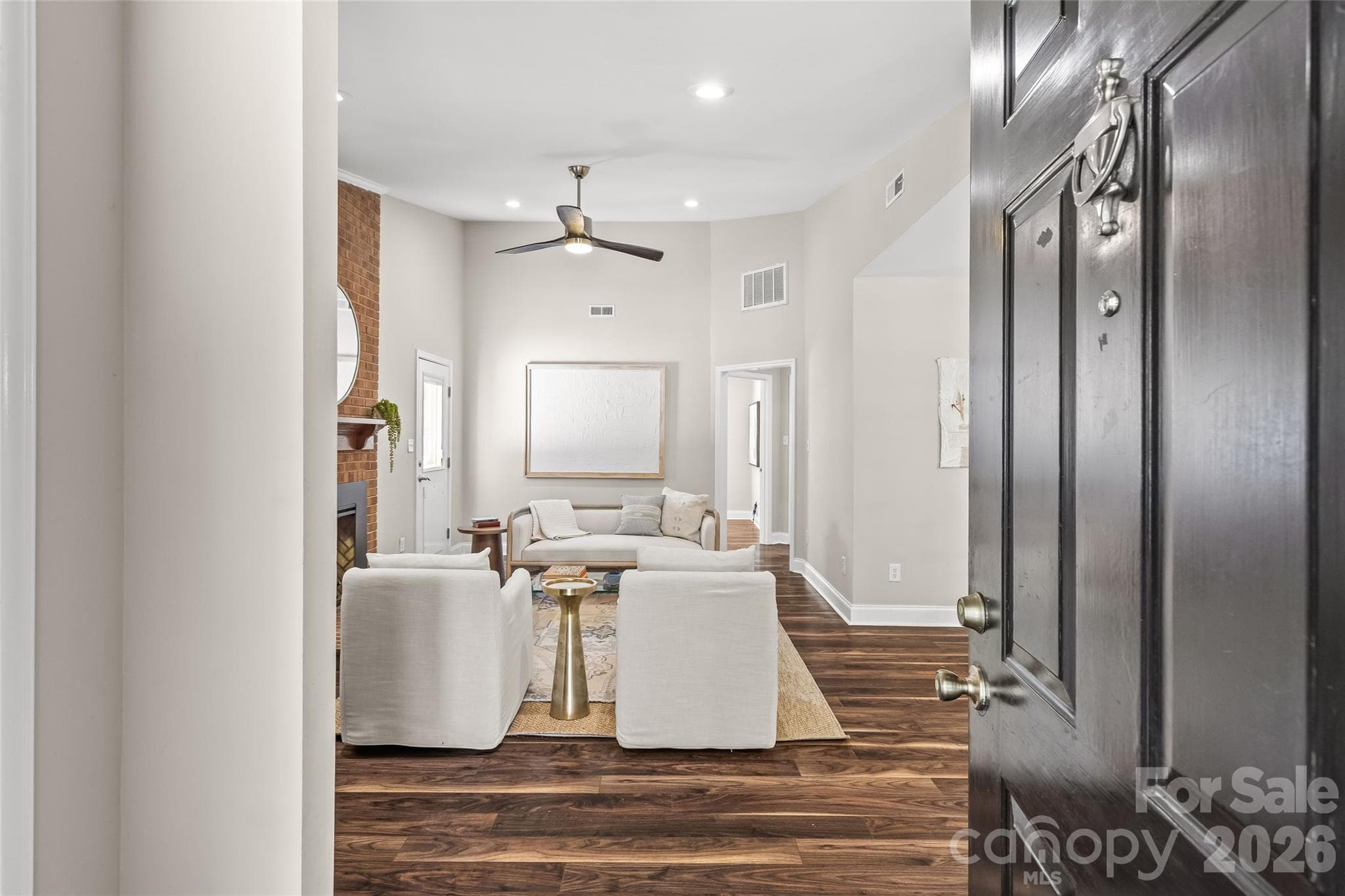 Single Family Residence at 2434 Dryden Lane, Charlotte, photo 4 of 32