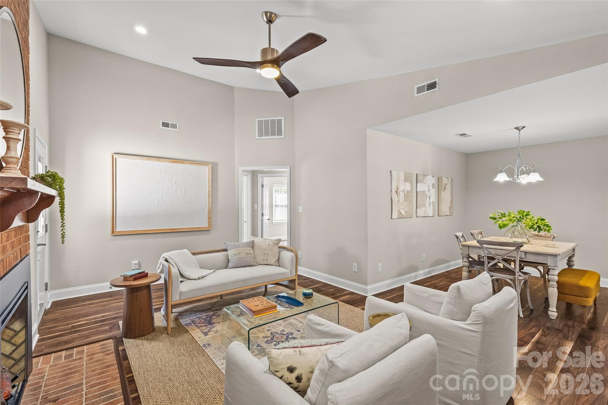 Single Family Residence at 2434 Dryden Lane, Charlotte, photo 9 of 32