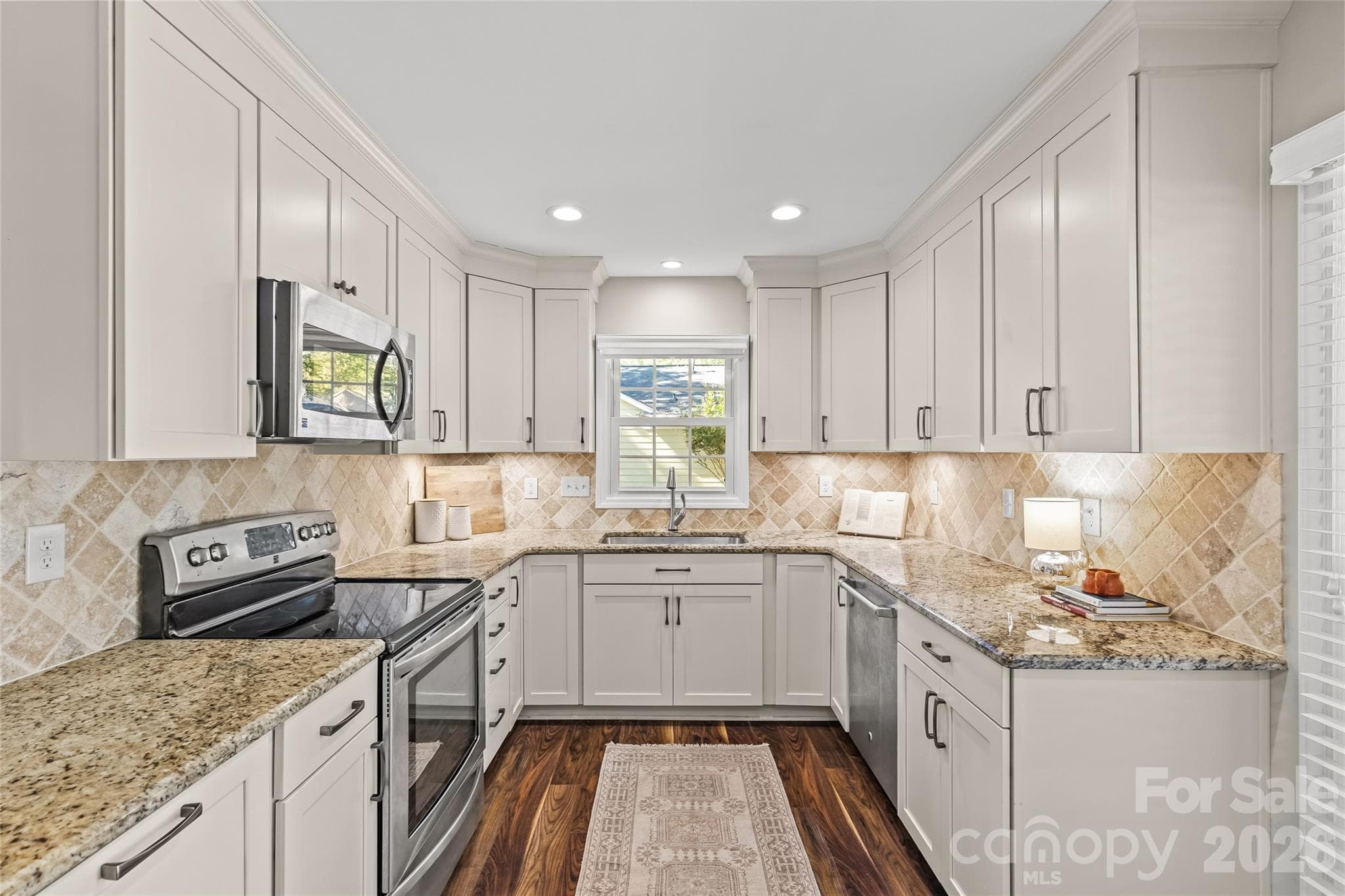 Single Family Residence at 2434 Dryden Lane, Charlotte, photo 13 of 32