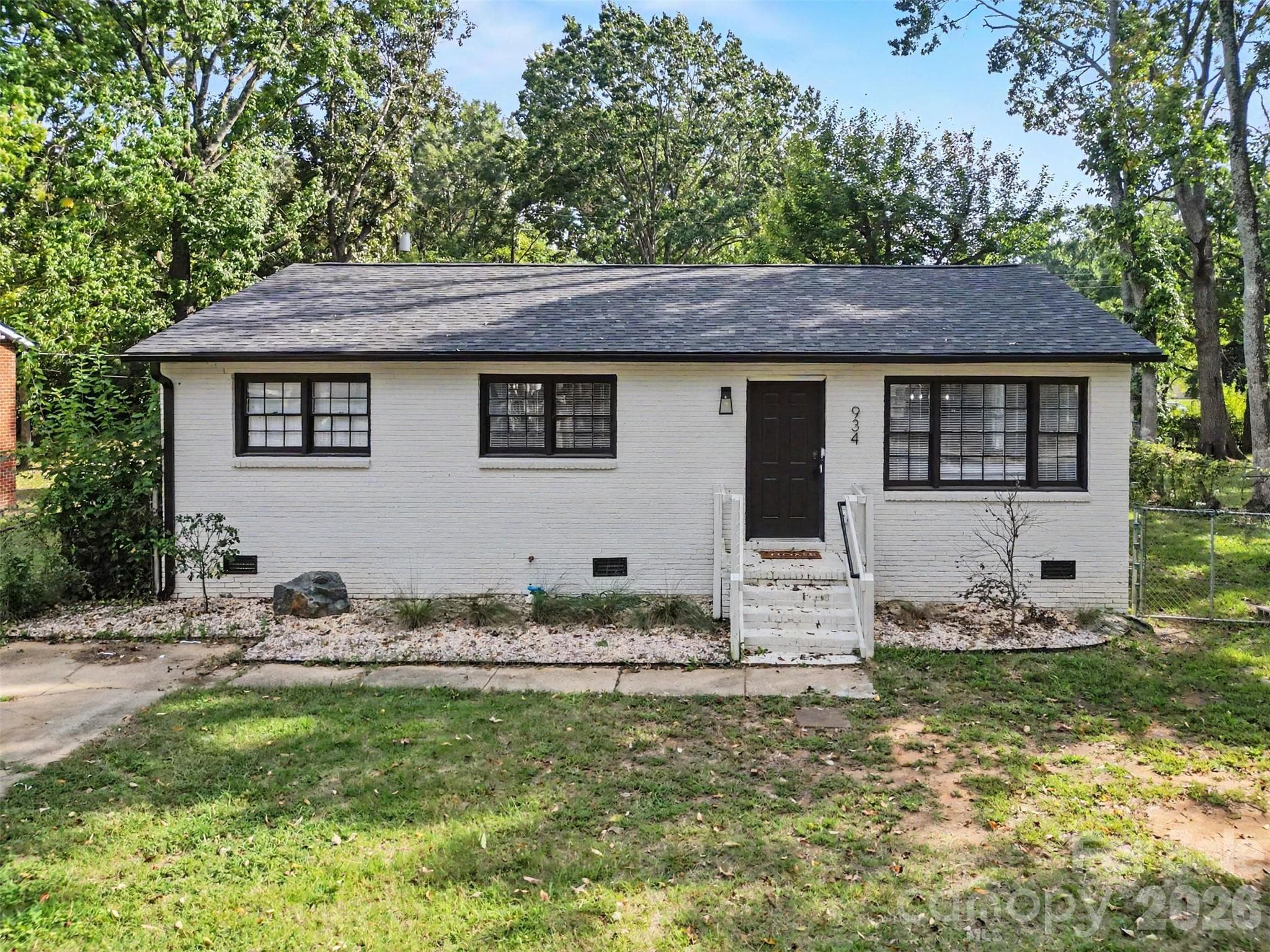 Single Family Residence at 934 Pebble Road, Rock Hill, photo 5 of 38