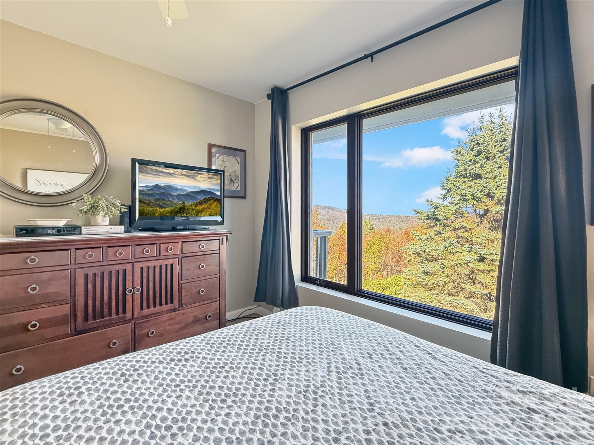 Condominium at 367 Skyleaf Drive, Sugar Mountain, photo 16 of 29