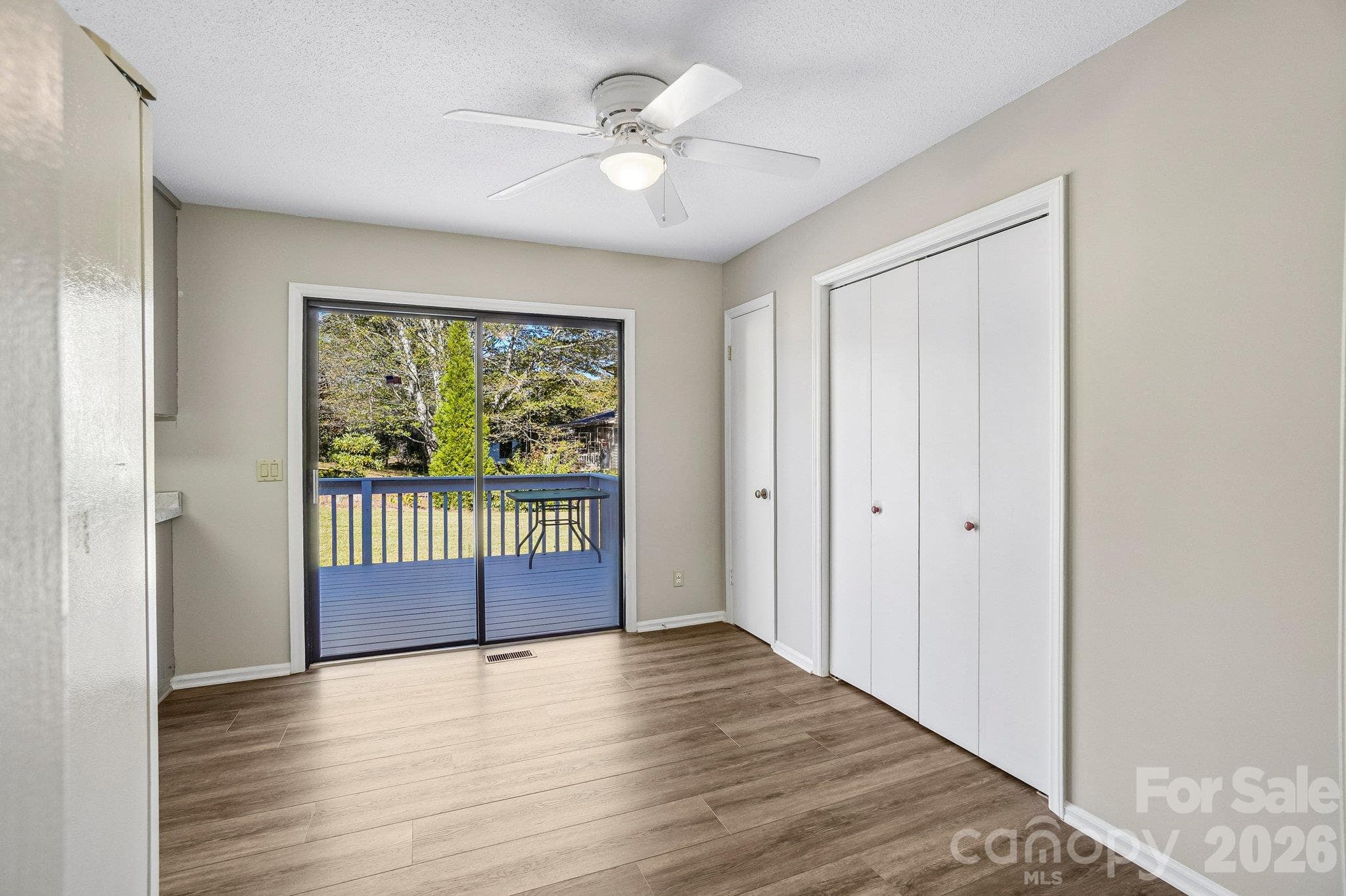 Single Family Residence at 35 Lisam Way, Etowah, photo 14 of 33