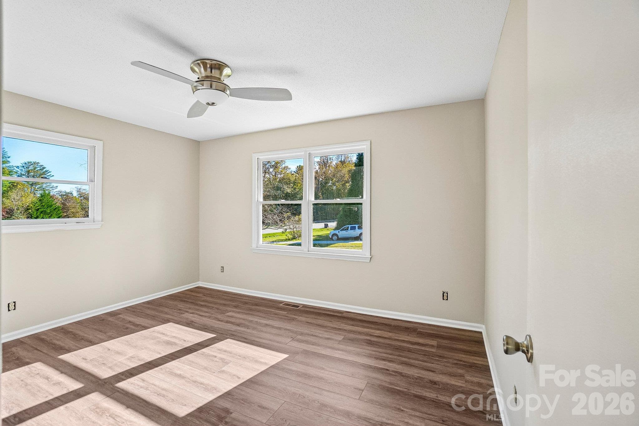 Single Family Residence at 35 Lisam Way, Etowah, photo 17 of 33