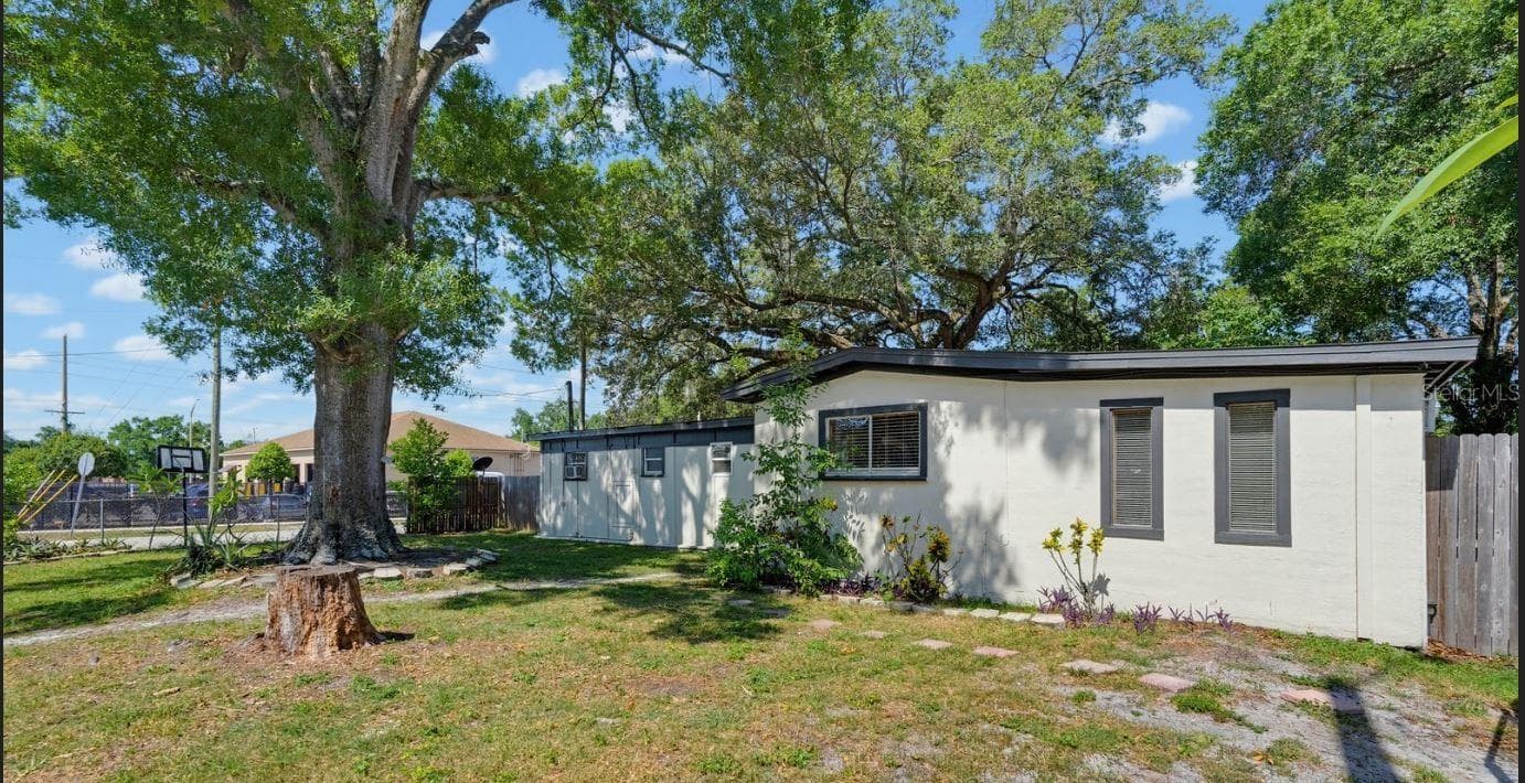 Mobile Home at 4106 WEDGEMERE DR, TAMPA, photo 3 of 50