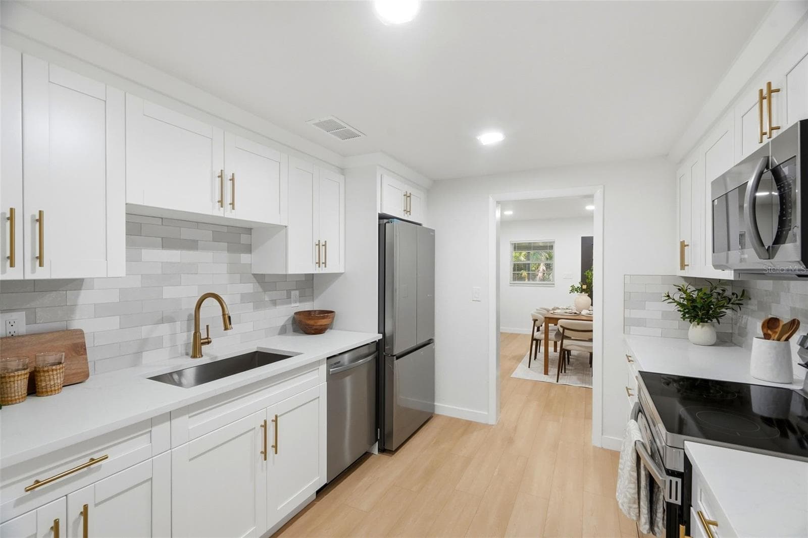 Kitchen - 7909 49TH AVE N, ST PETERSBURG